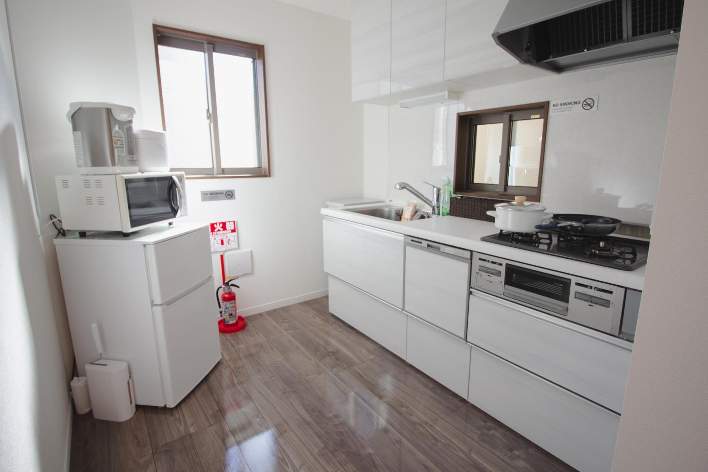 QiQi Serenity Tokyo Exclusive New 3-Story Home, 14min to Skytree, Asakusa Area