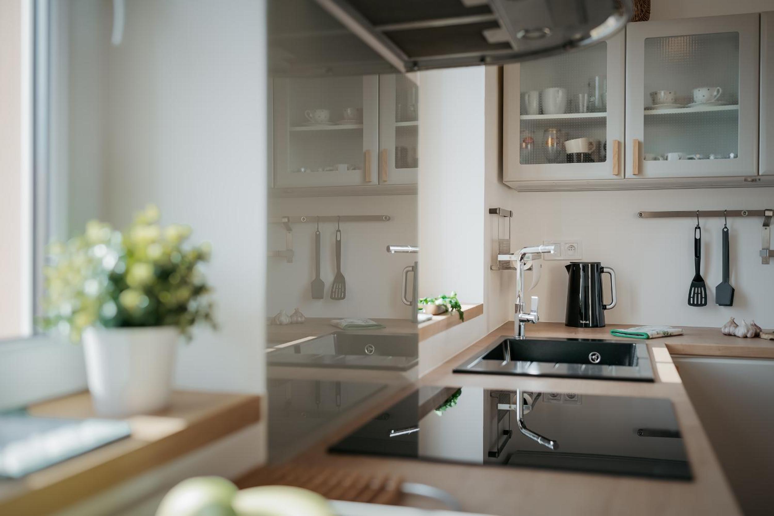 DOT 3BR Apt with Stunning Views, Parking & AC by EasyBNB Premium