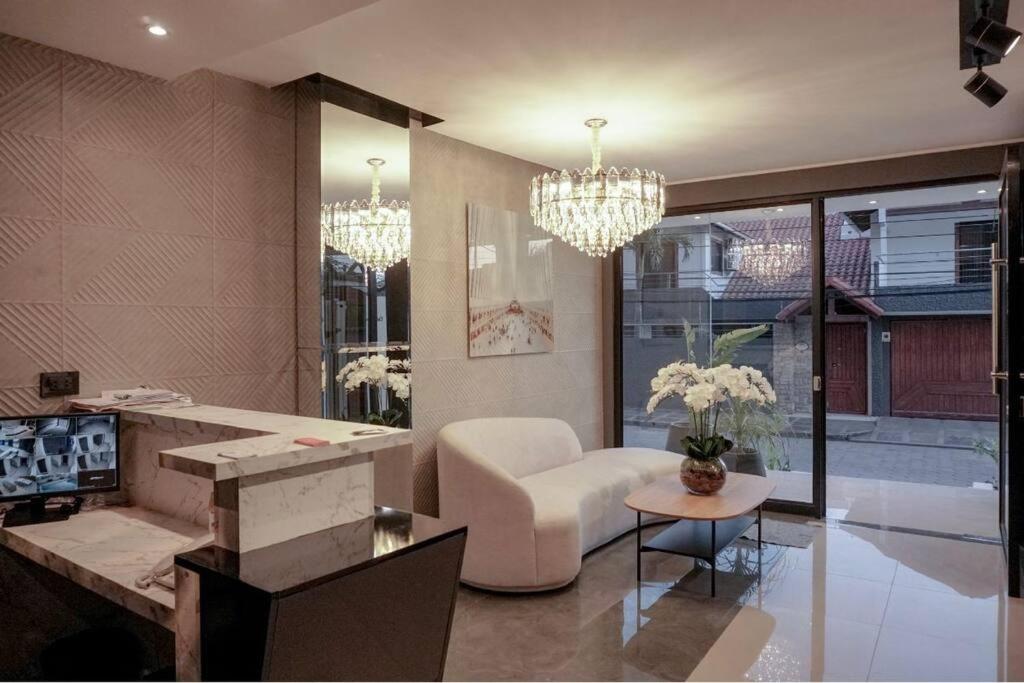 Elegante Dpto. Sirari Equipetrol