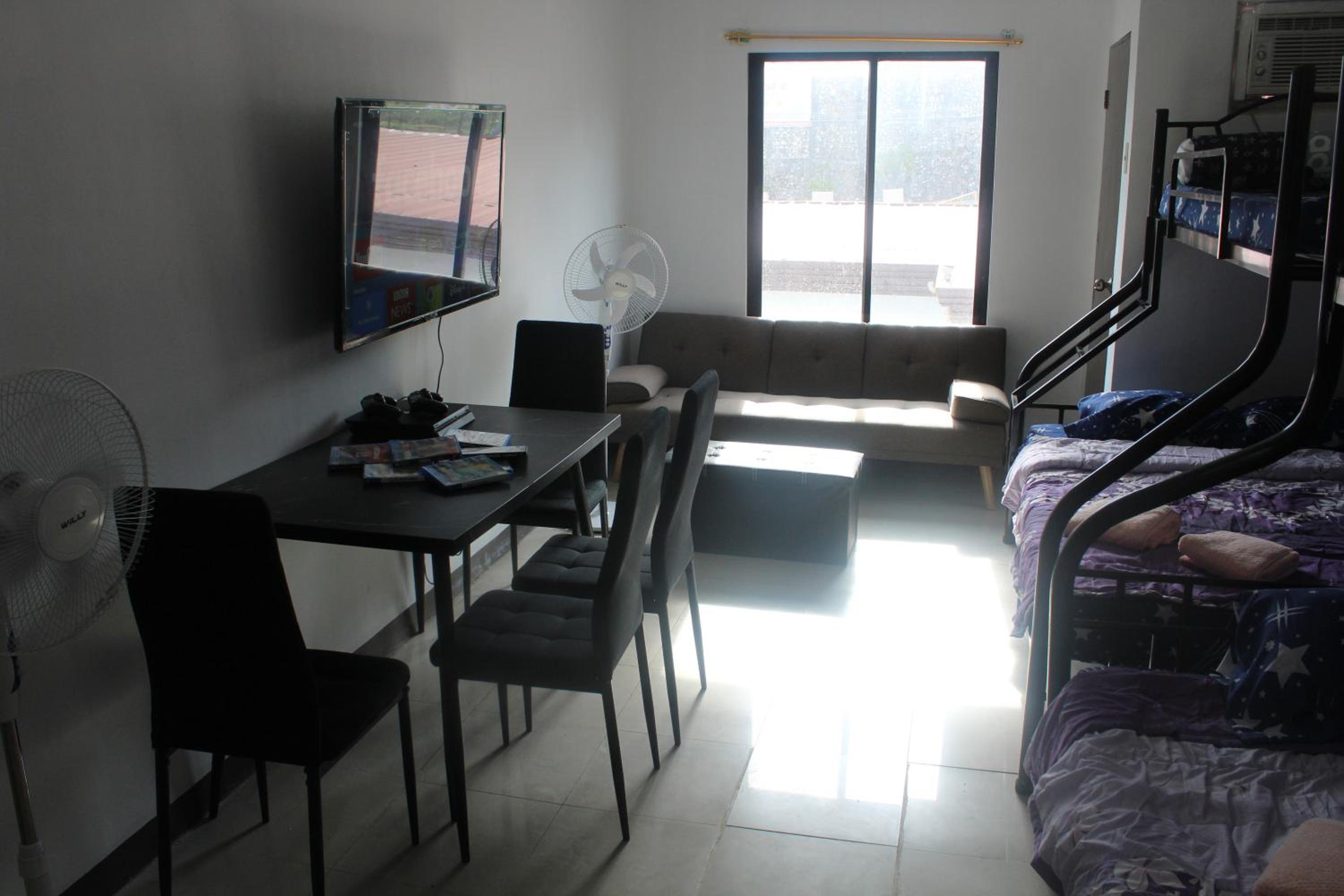 Big Studio, New Furniture, 8 pax view 3