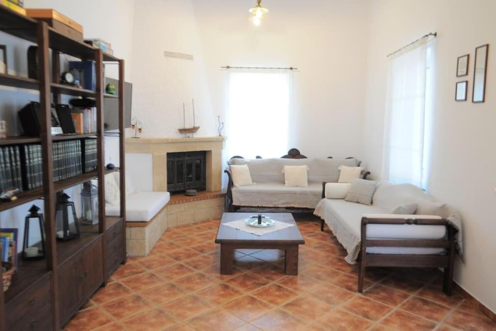 Tsipouras House