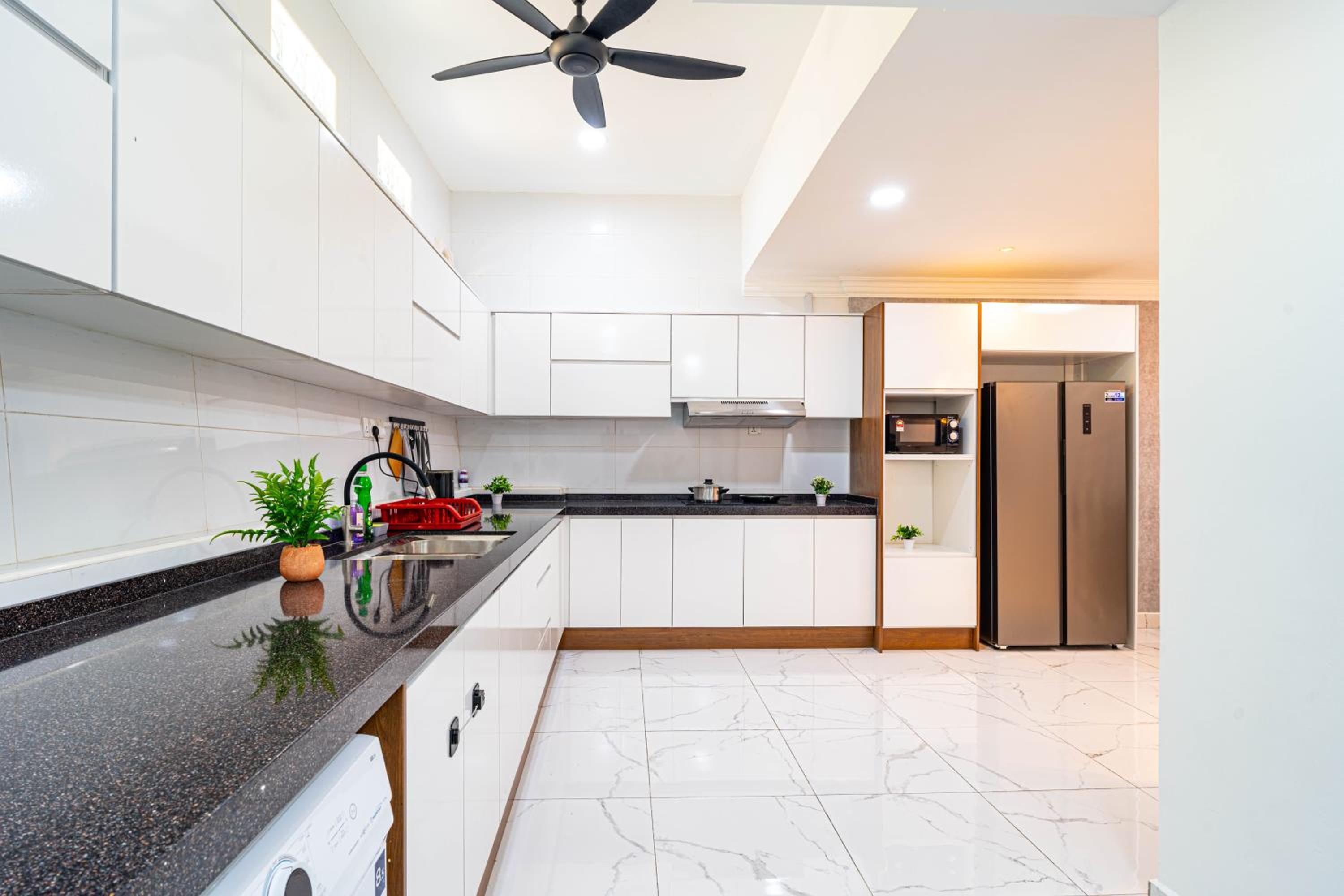 10 mint drive to Mid Valley KL near Gateway Bangsar Seputeh