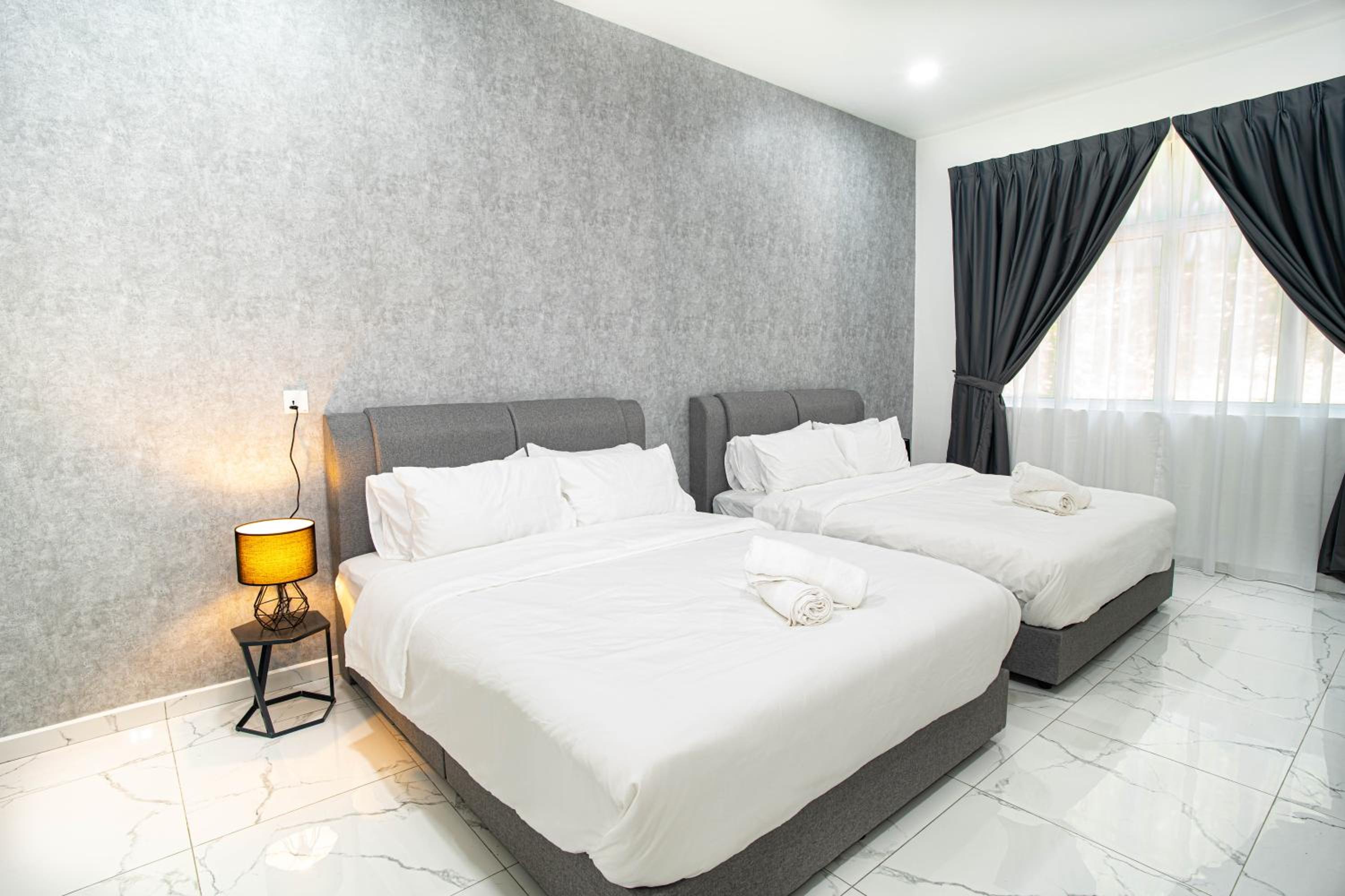 10 mint drive to Mid Valley KL near Gateway Bangsar Seputeh