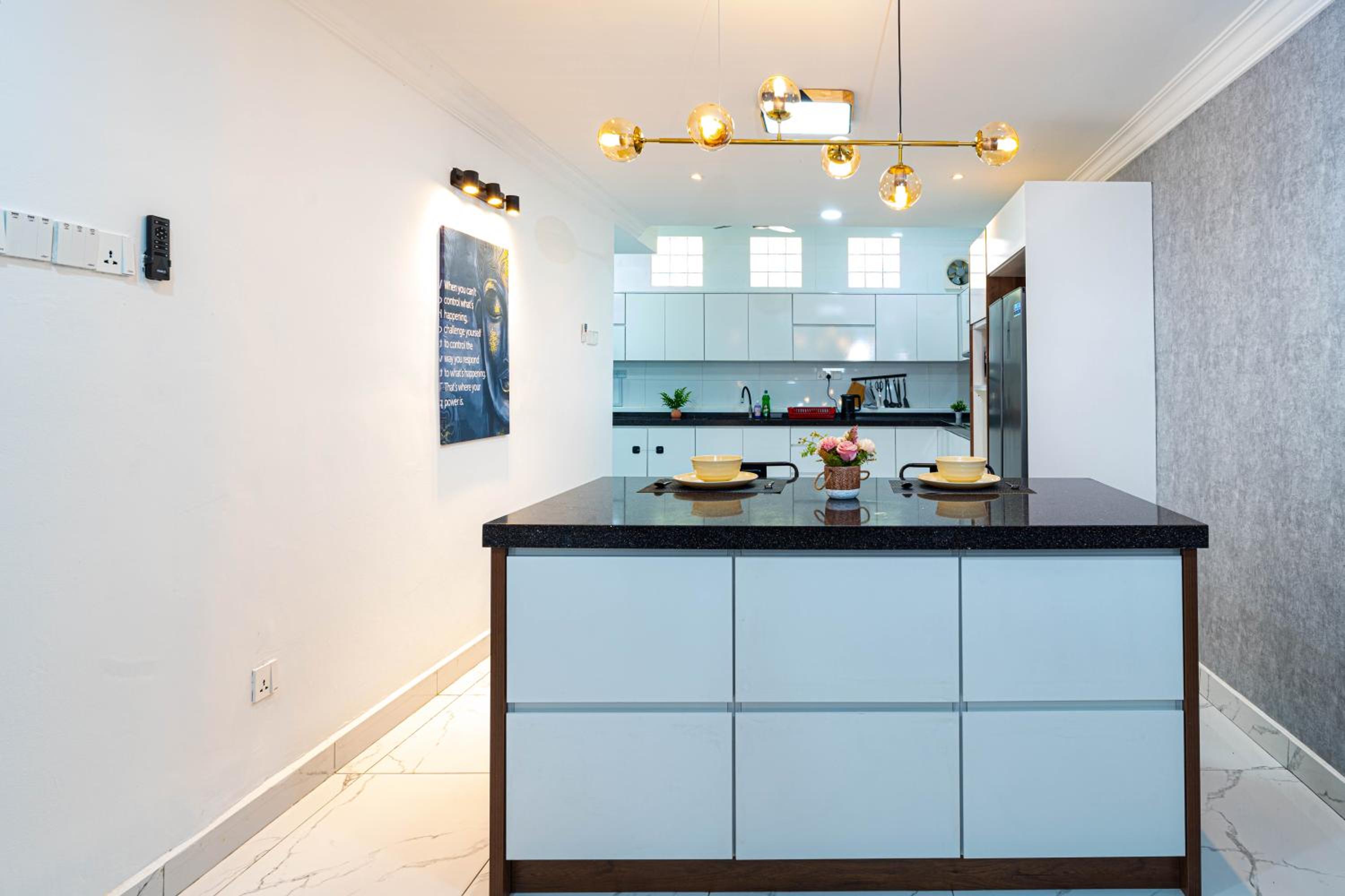 10 mint drive to Mid Valley KL near Gateway Bangsar Seputeh