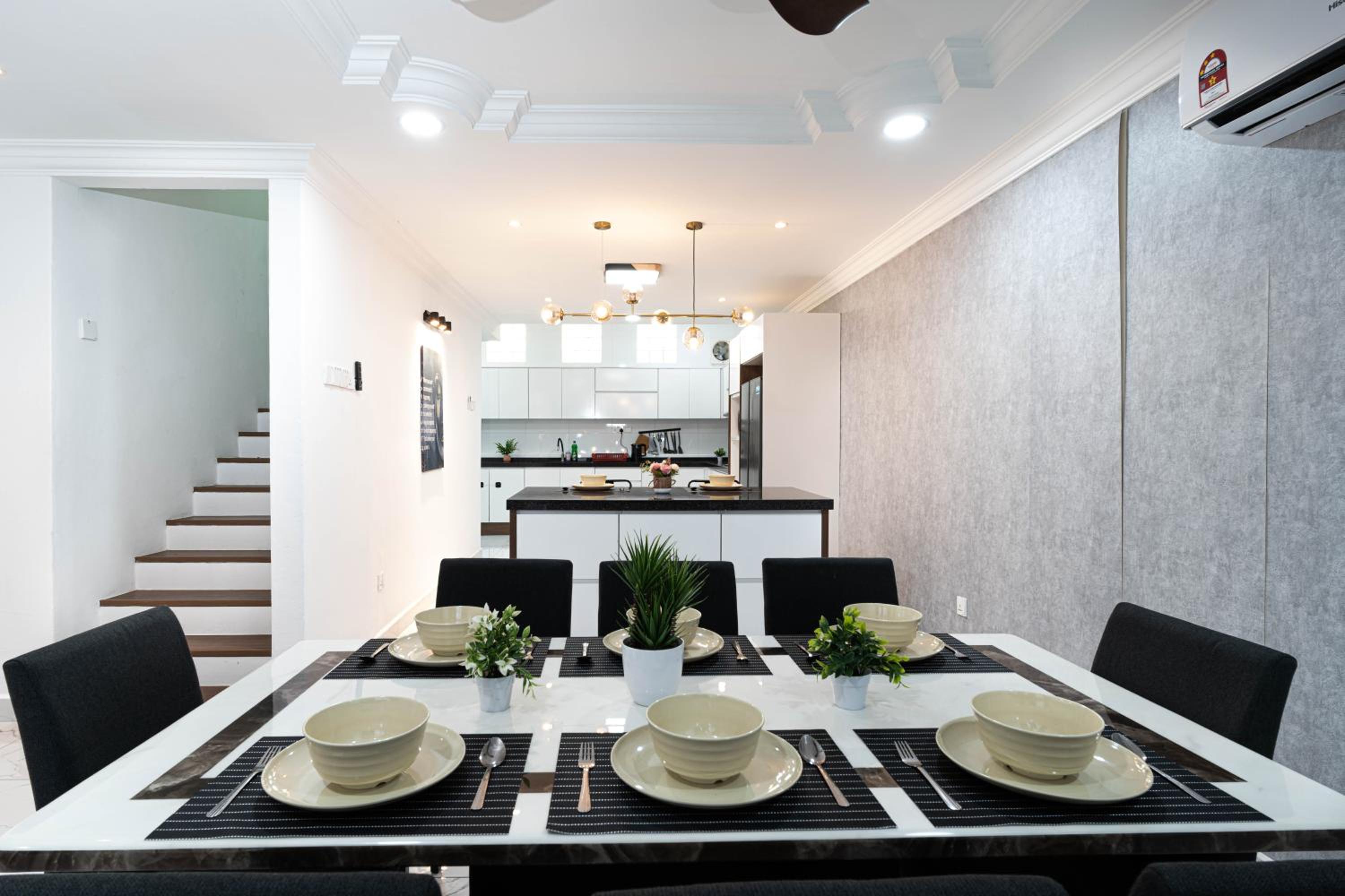 10 mint drive to Mid Valley KL near Gateway Bangsar Seputeh