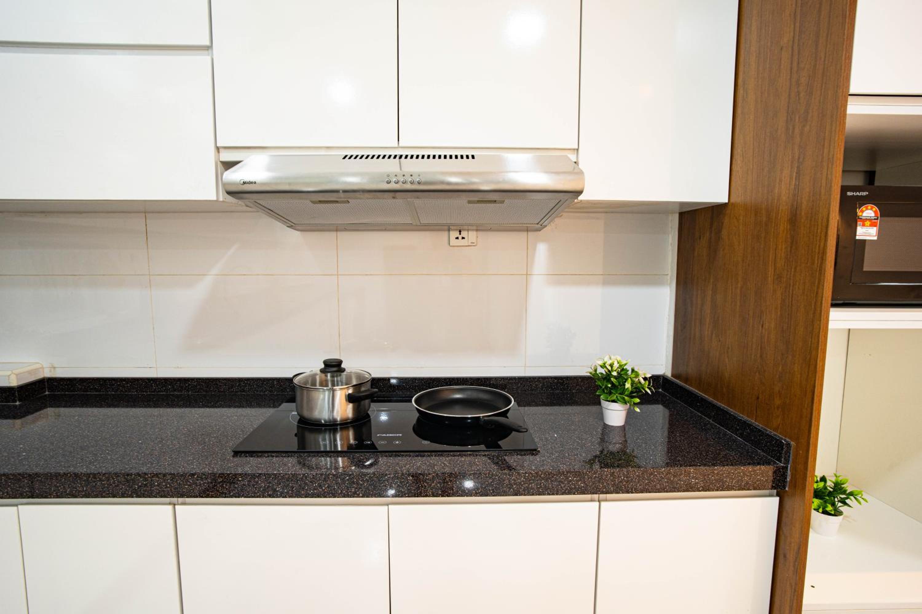 10 mint drive to Mid Valley KL near Gateway Bangsar Seputeh