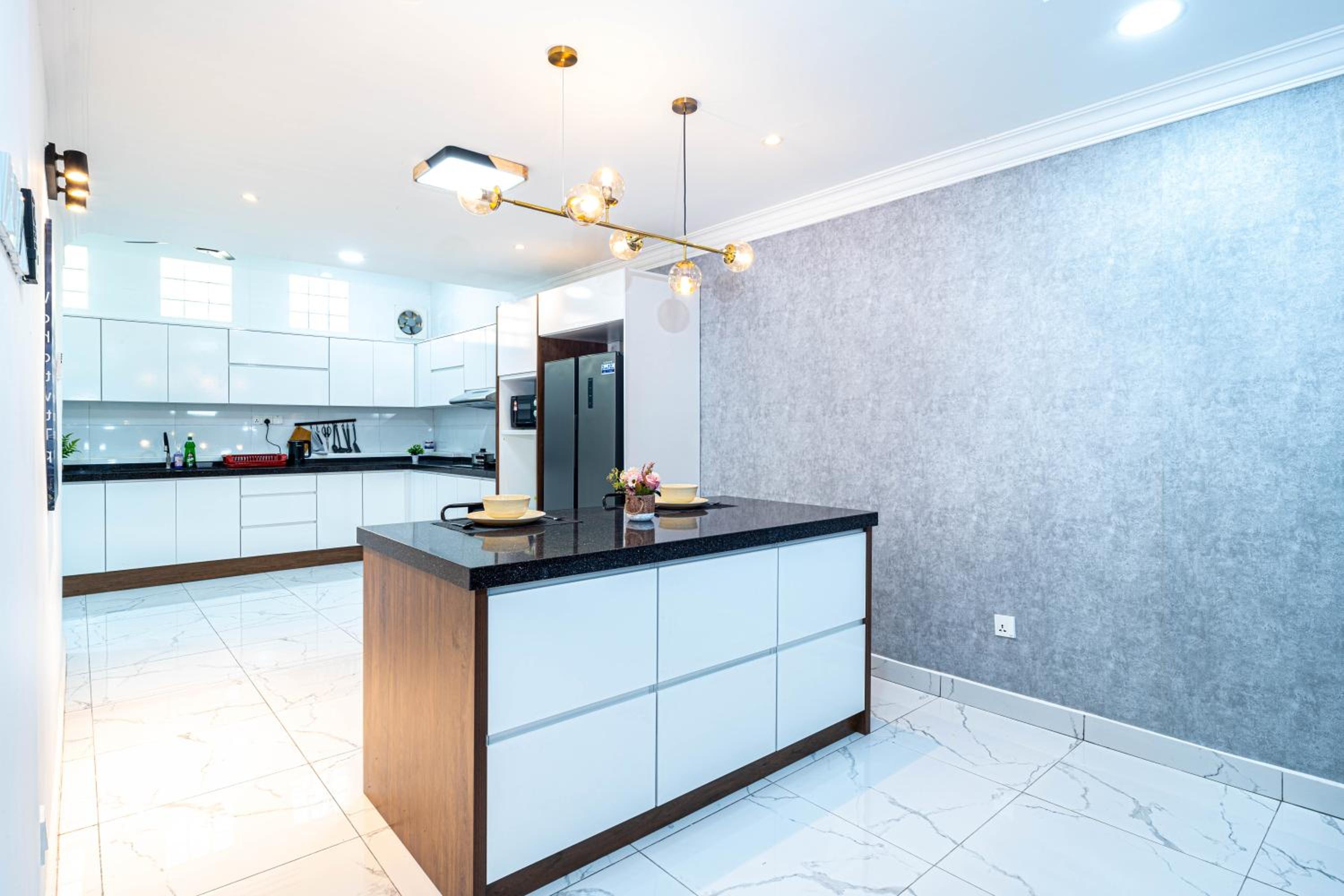 10 mint drive to Mid Valley KL near Gateway Bangsar Seputeh
