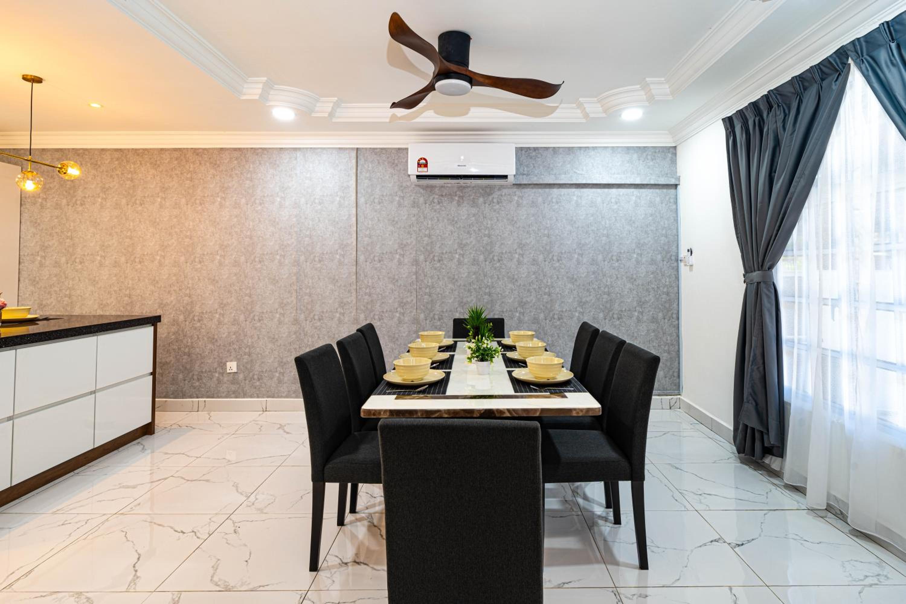 10 mint drive to Mid Valley KL near Gateway Bangsar Seputeh