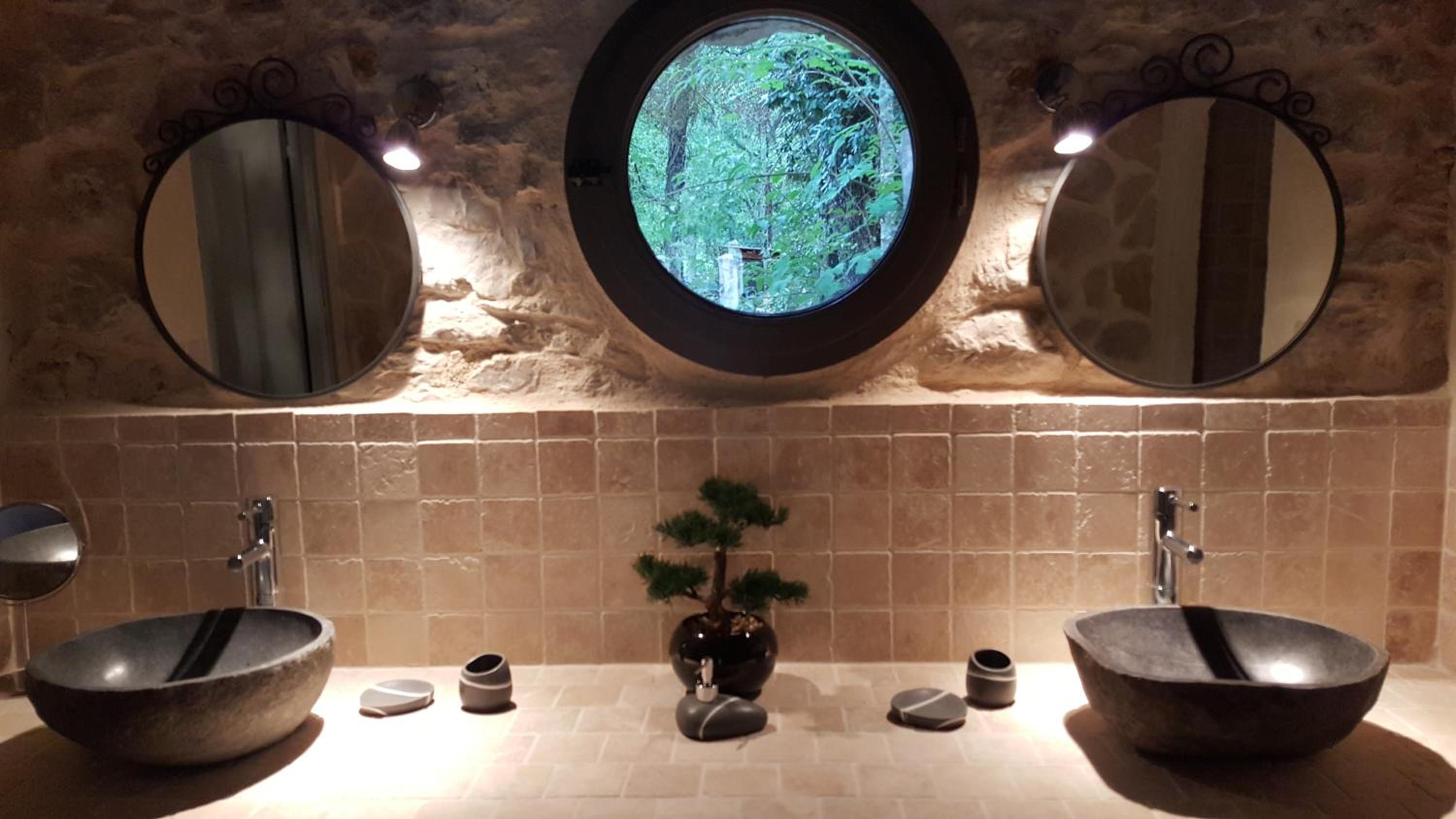 Le Donjon des Combes et son Spa