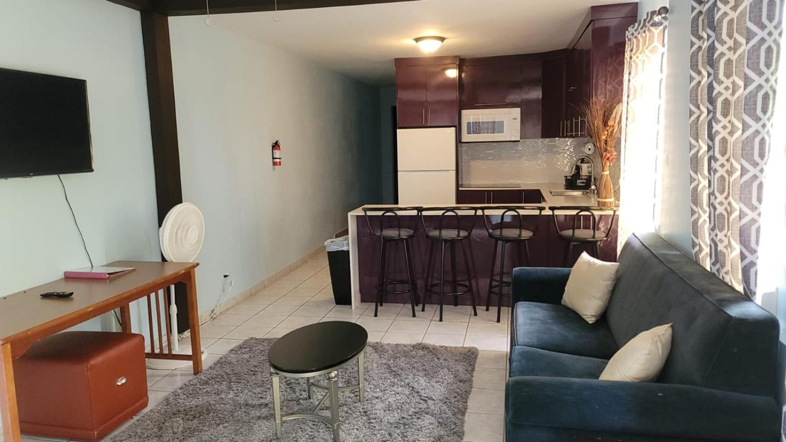 CHIC Family-friendly home sleeps up to 12 People, Right Unit view 3