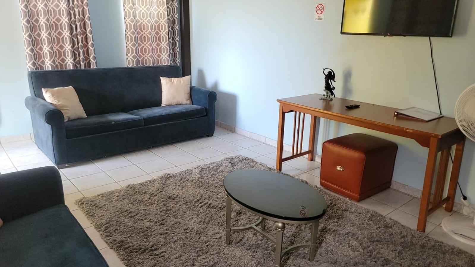 CHIC Family-friendly home sleeps up to 12 People, Right Unit view 2