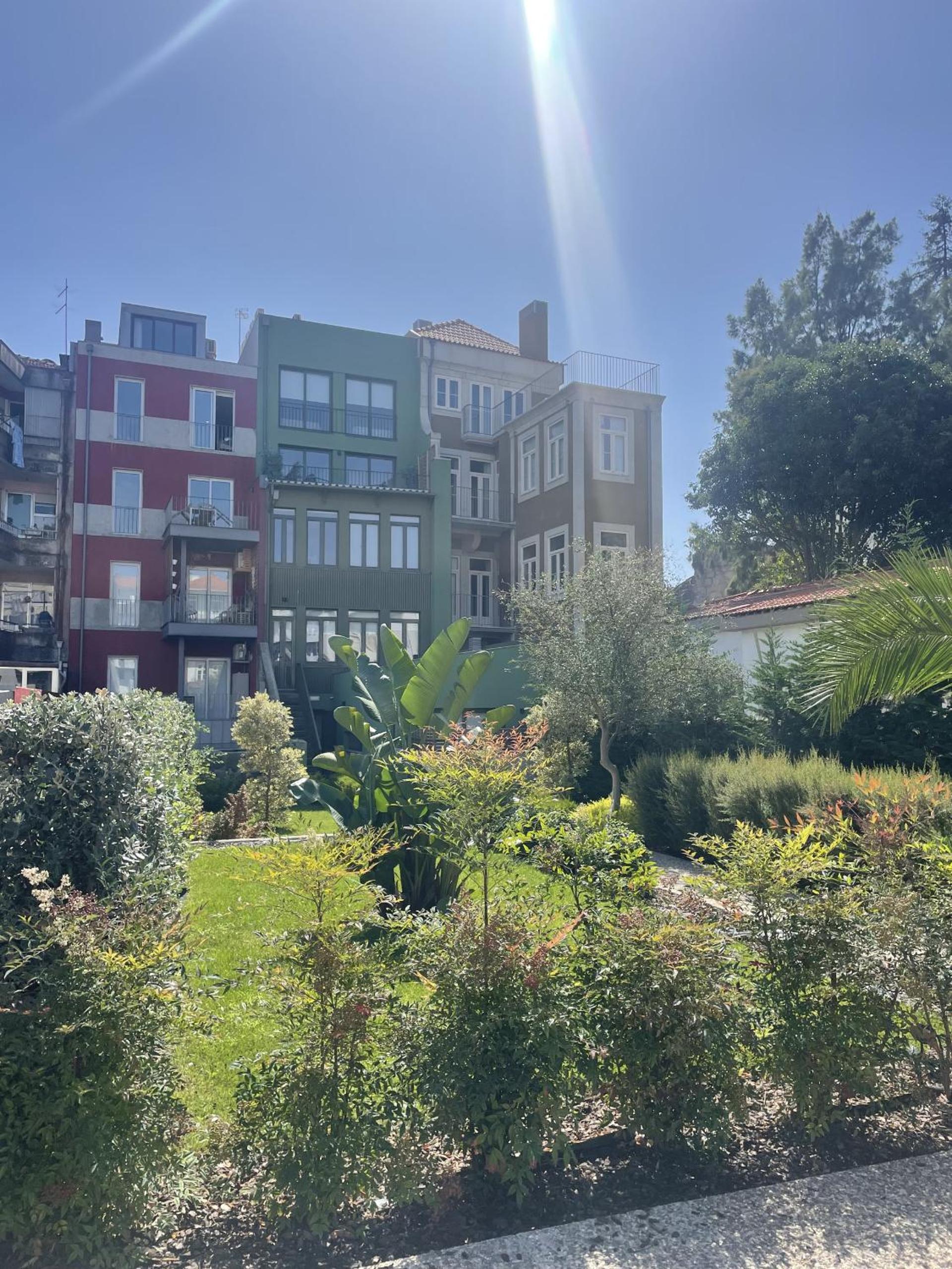 Cosy House Downtown Porto with swimming pool and AC