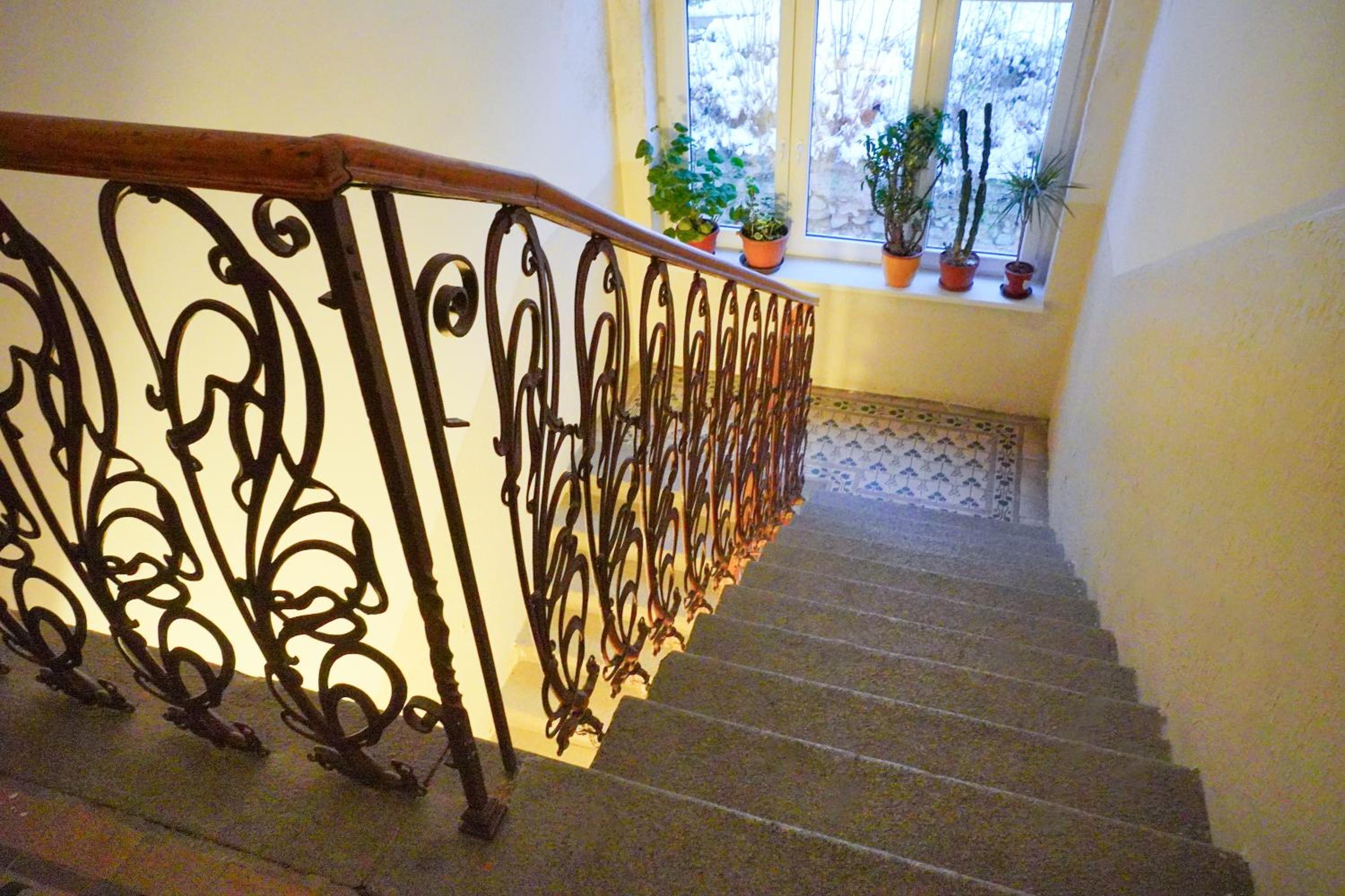 Retro & Romantic 2BR Gem in Spa Center!