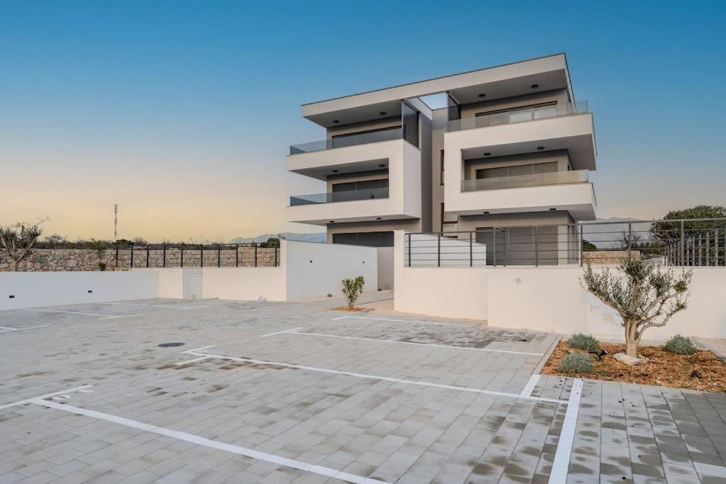 Mina stunning sea view apartment view 5