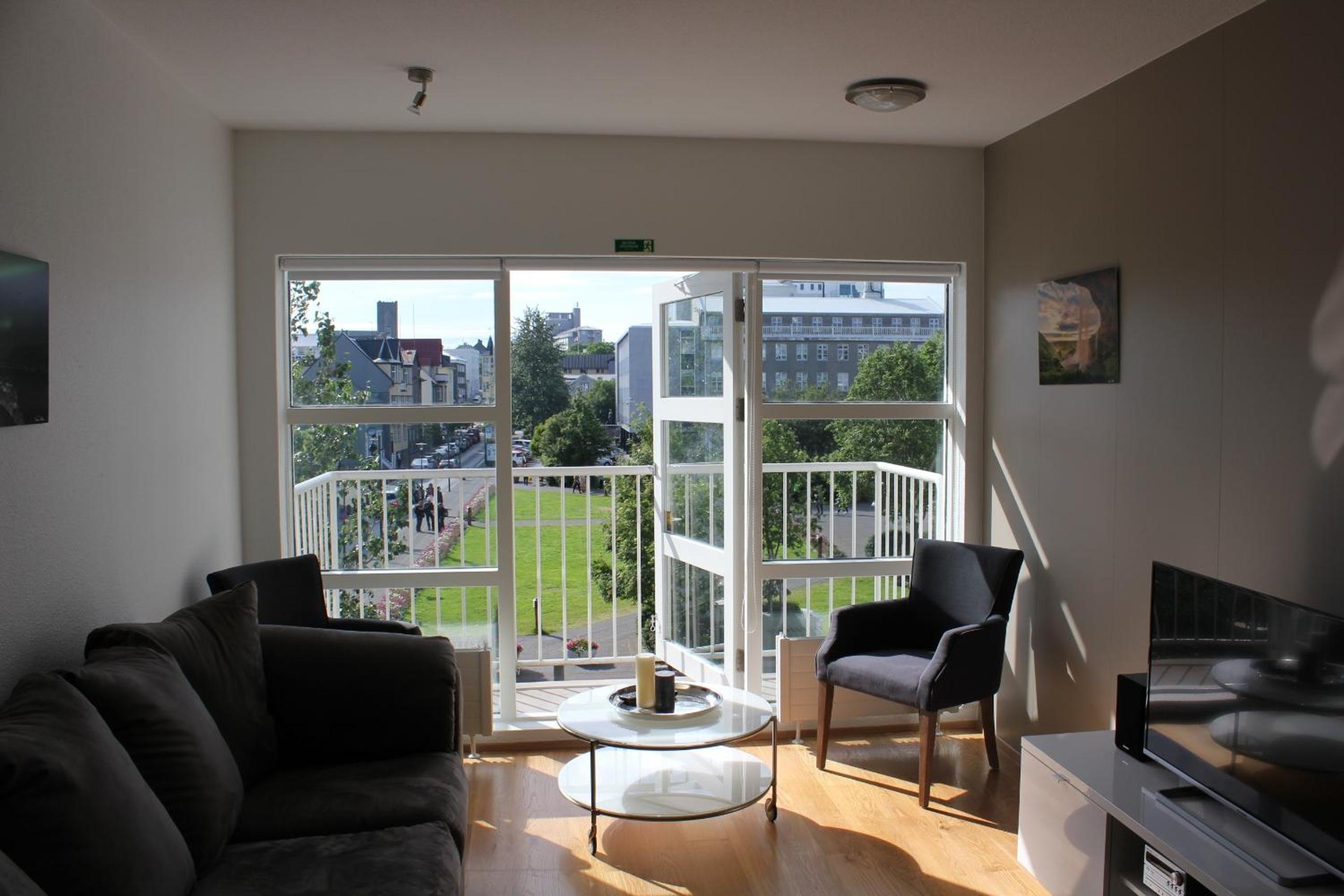 Downtown Charm Reykjavik view 3