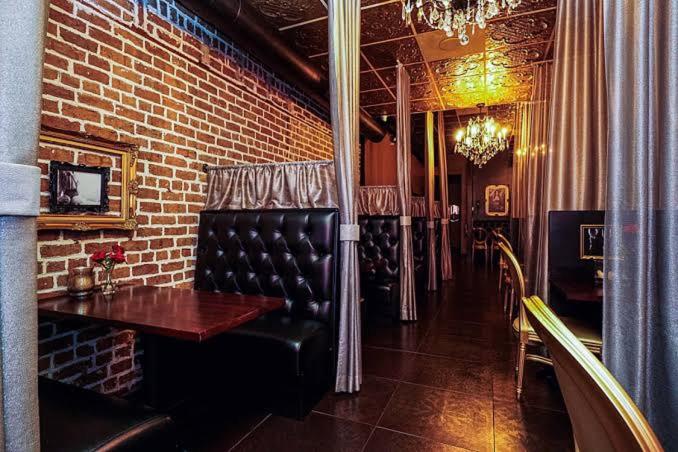 Manhattans Suites