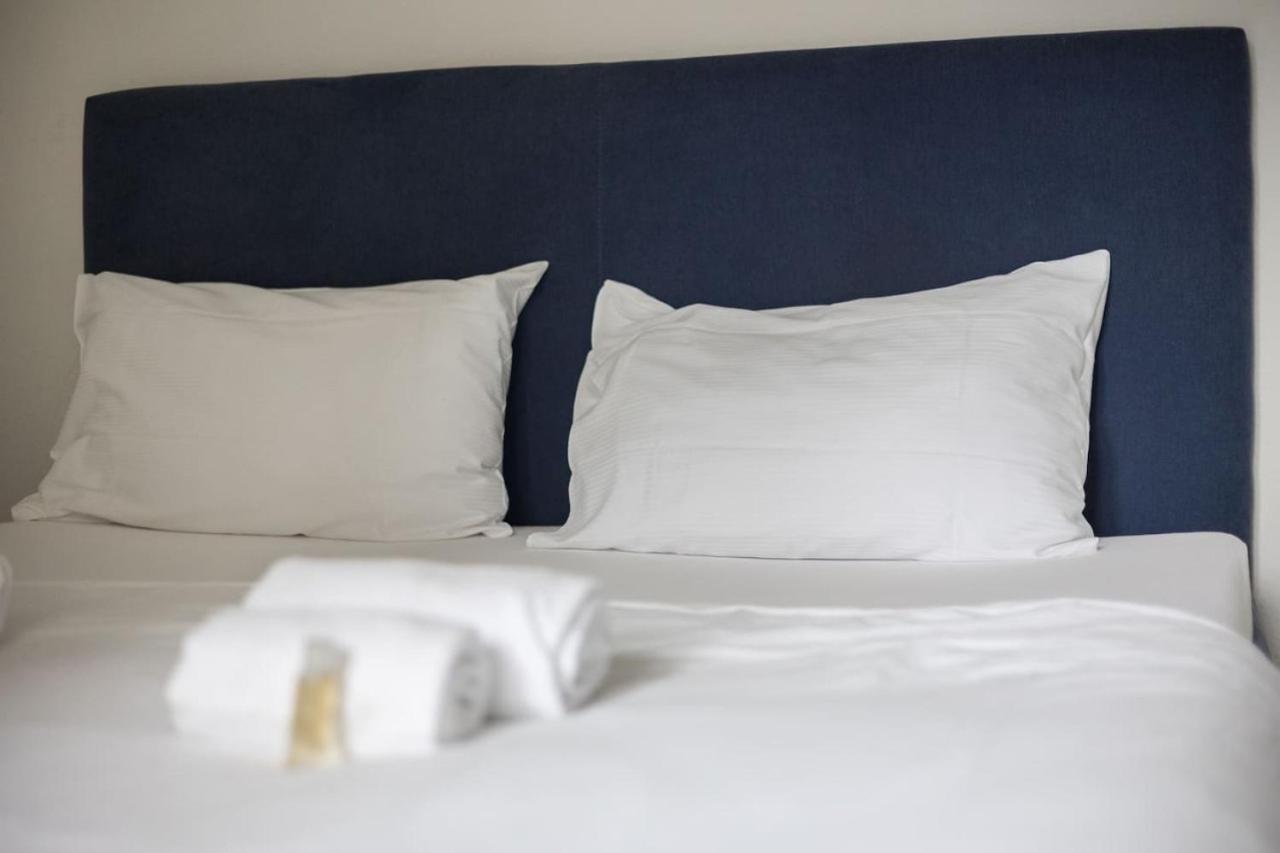 Urban Oasis with Queen Bed and View BE-19