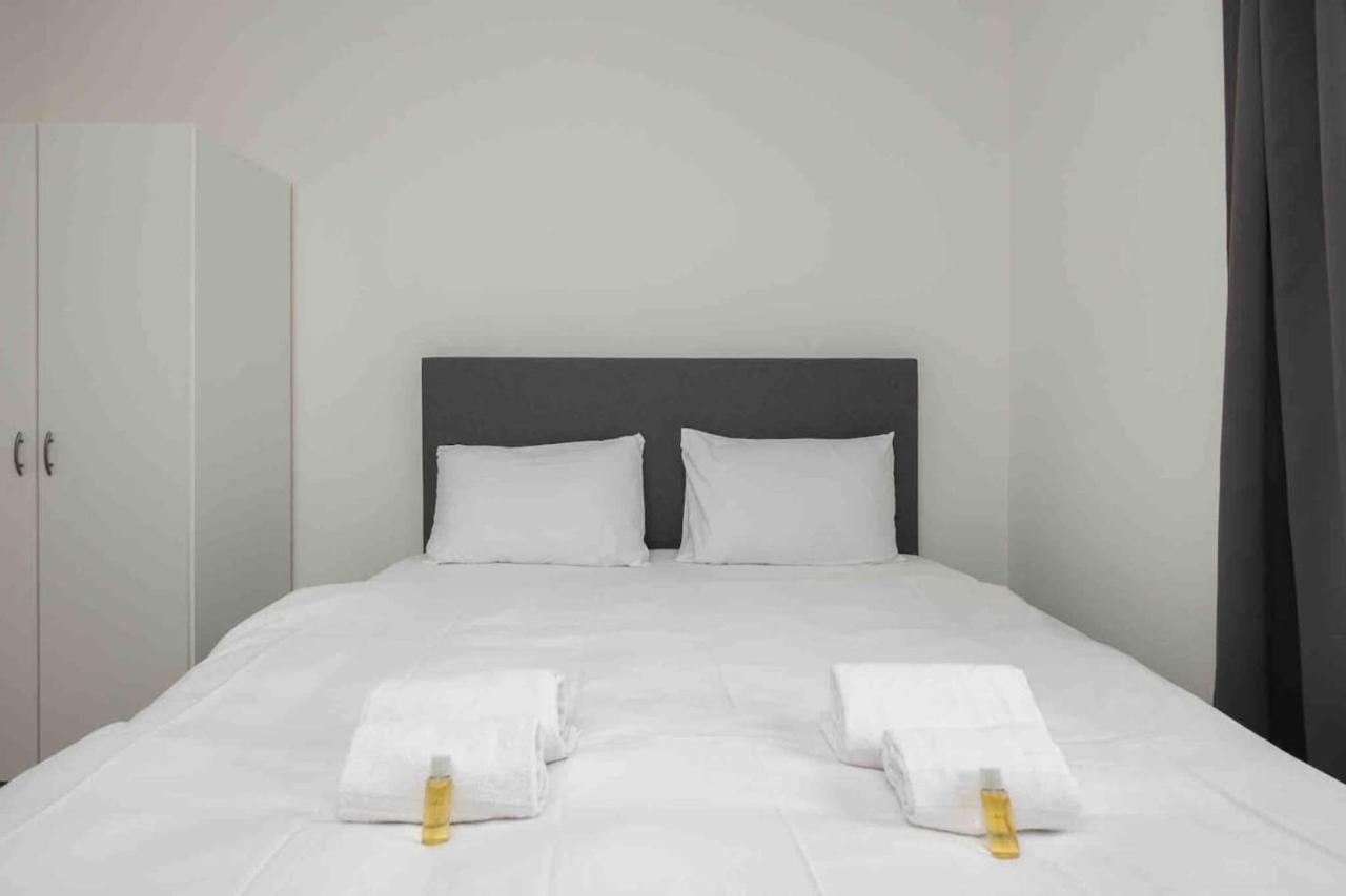 Urban Oasis with Queen Bed and View BE-22