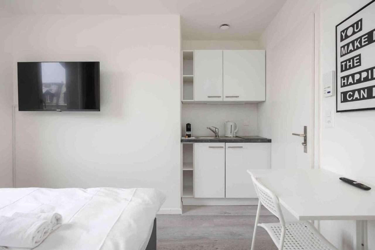 Urban Oasis with Queen Bed and View BE-22
