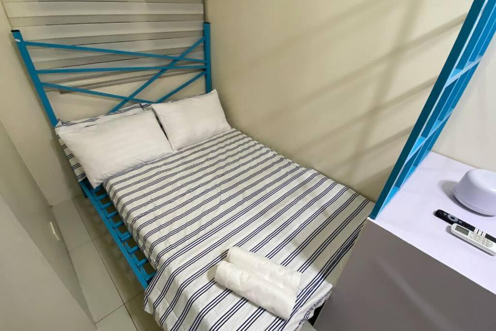 Double Bed, Reliable Wi-Fi w/ Back Up Internet view 2