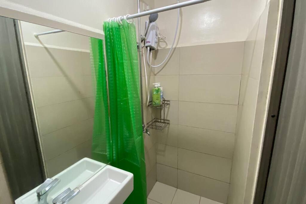 Double Bed, Reliable Wi-Fi w/ Back Up Internet view 3