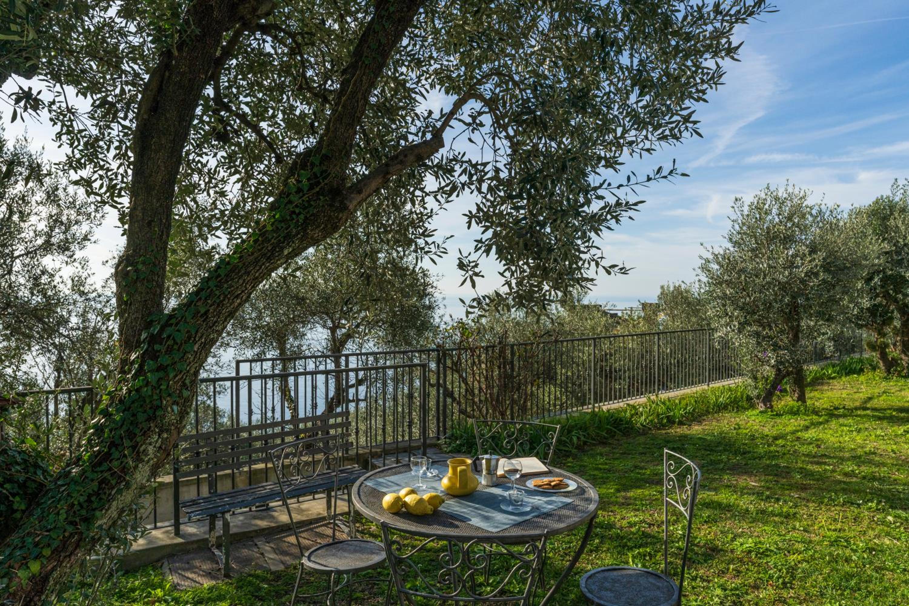 Apartment With Sea View, Private Garden, Bogliasco view 3