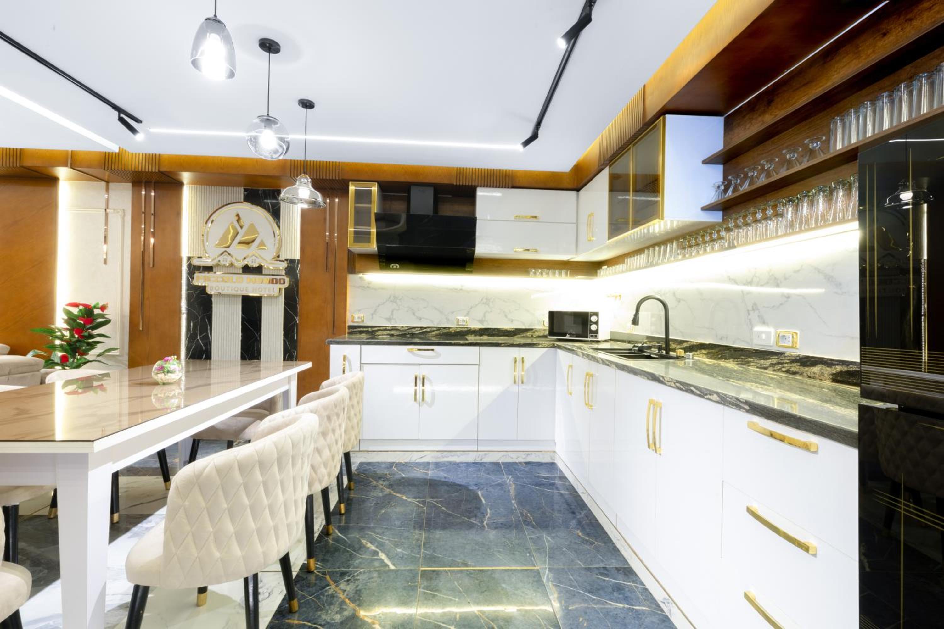 Piccolo Mondo Boutique Hotel
