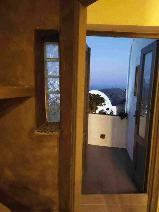 Antoniou Santorini