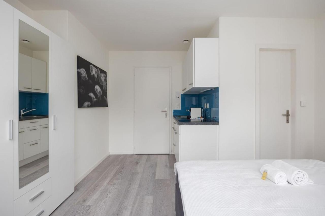Urban Oasis with Queen Bed and View BE-34