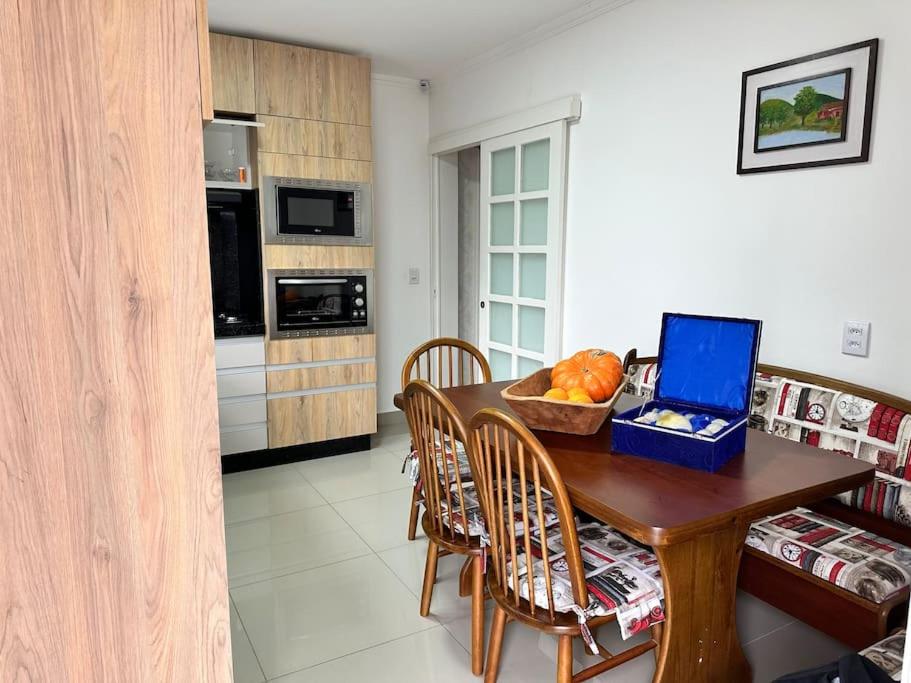 BELA CASA PROXÍMA A PRAIA