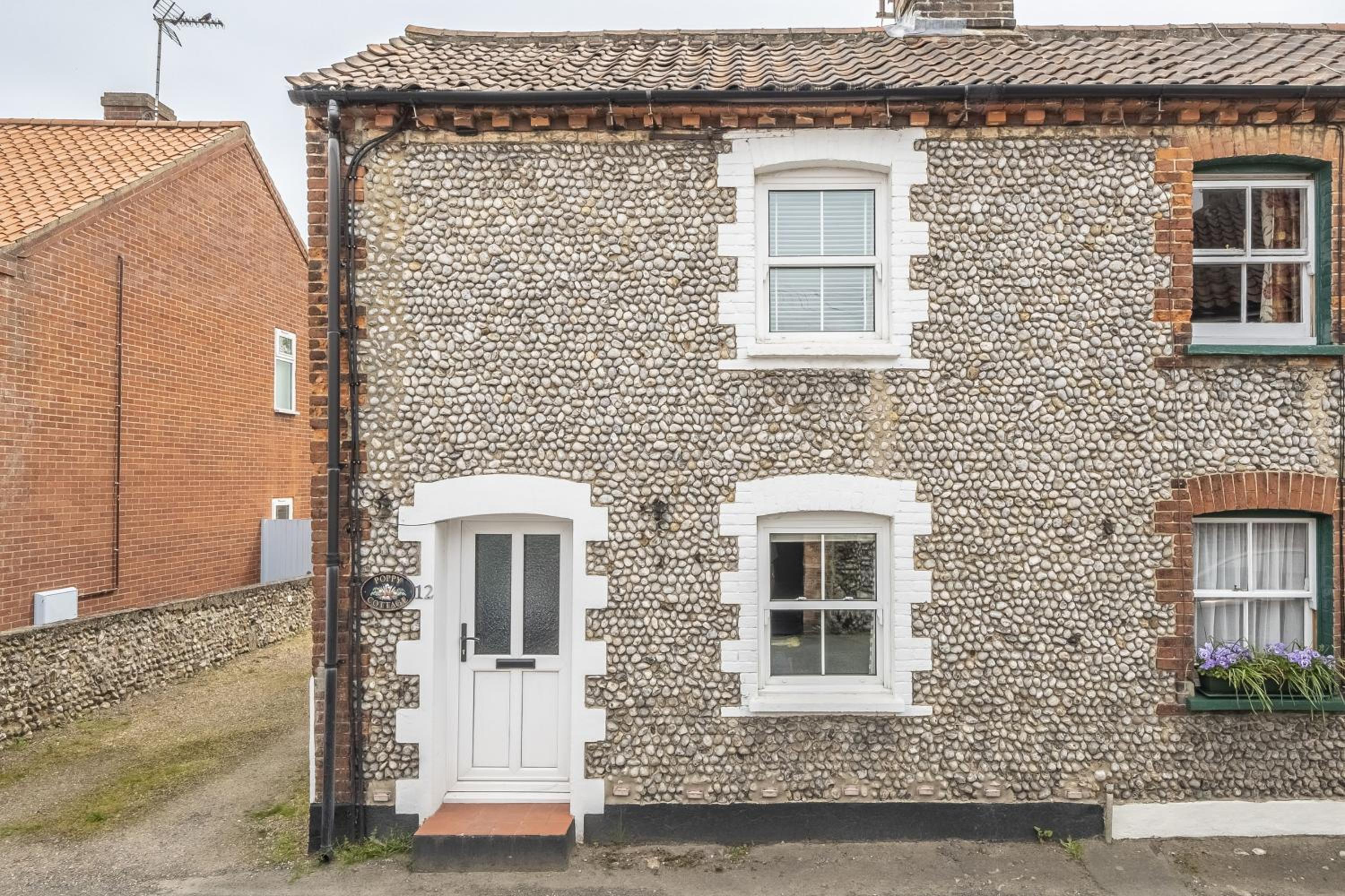 Poppy Cottage H view 2