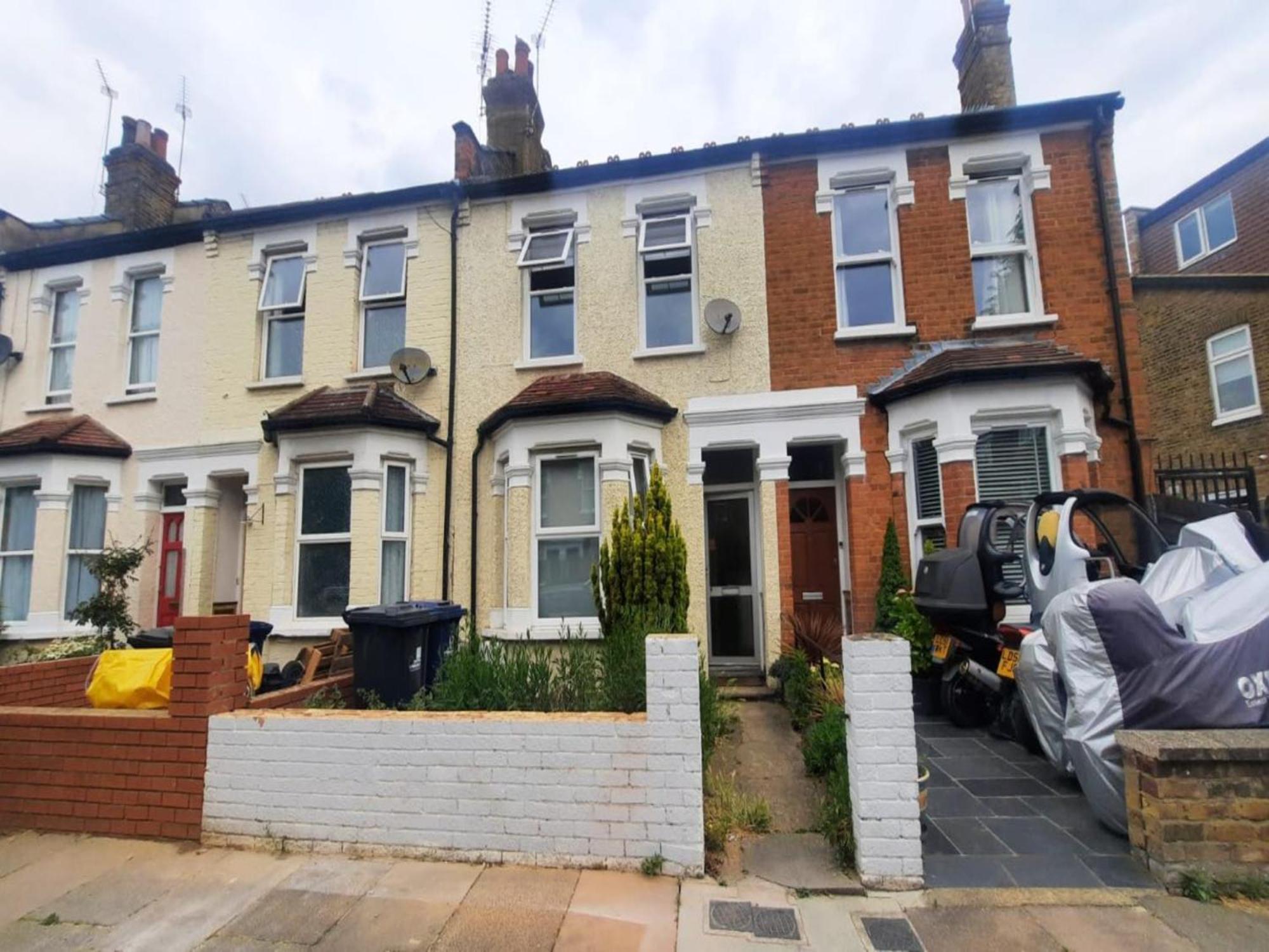 Cozy West London Stay, Explore & Relax in Style!