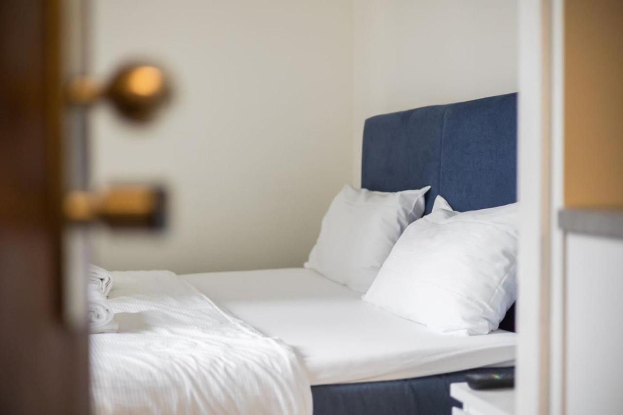 Urban Oasis with Queen Bed and View BE-39