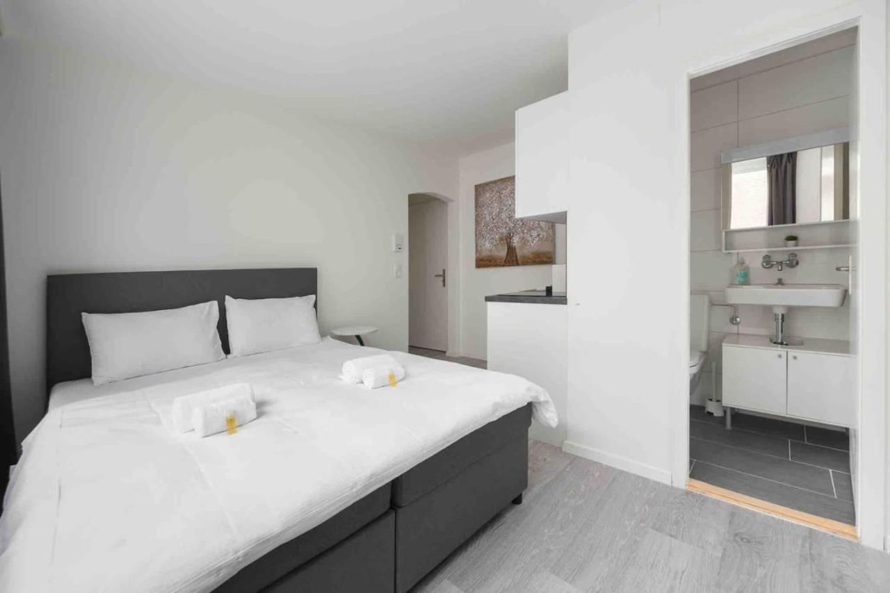 Urban Oasis with Queen Bed and View BE-28