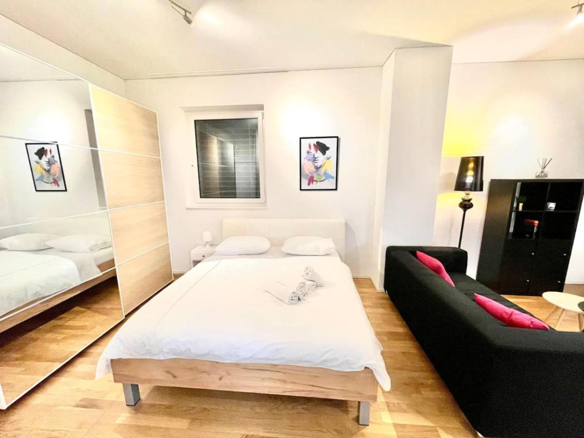 Zurich City Dream Studio SH04L