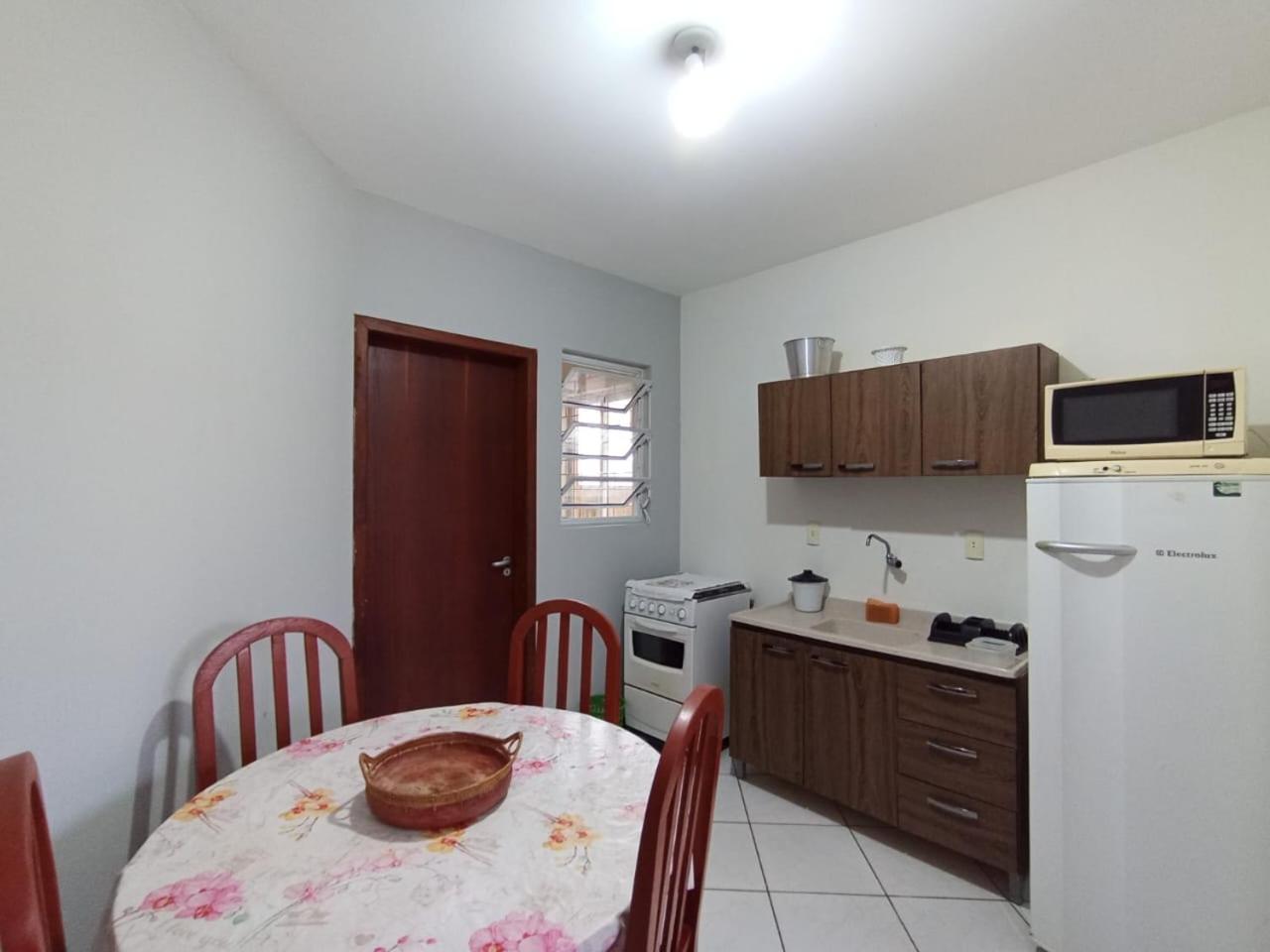 Apartamento térreo à 50 metros da praia dos Ingleses