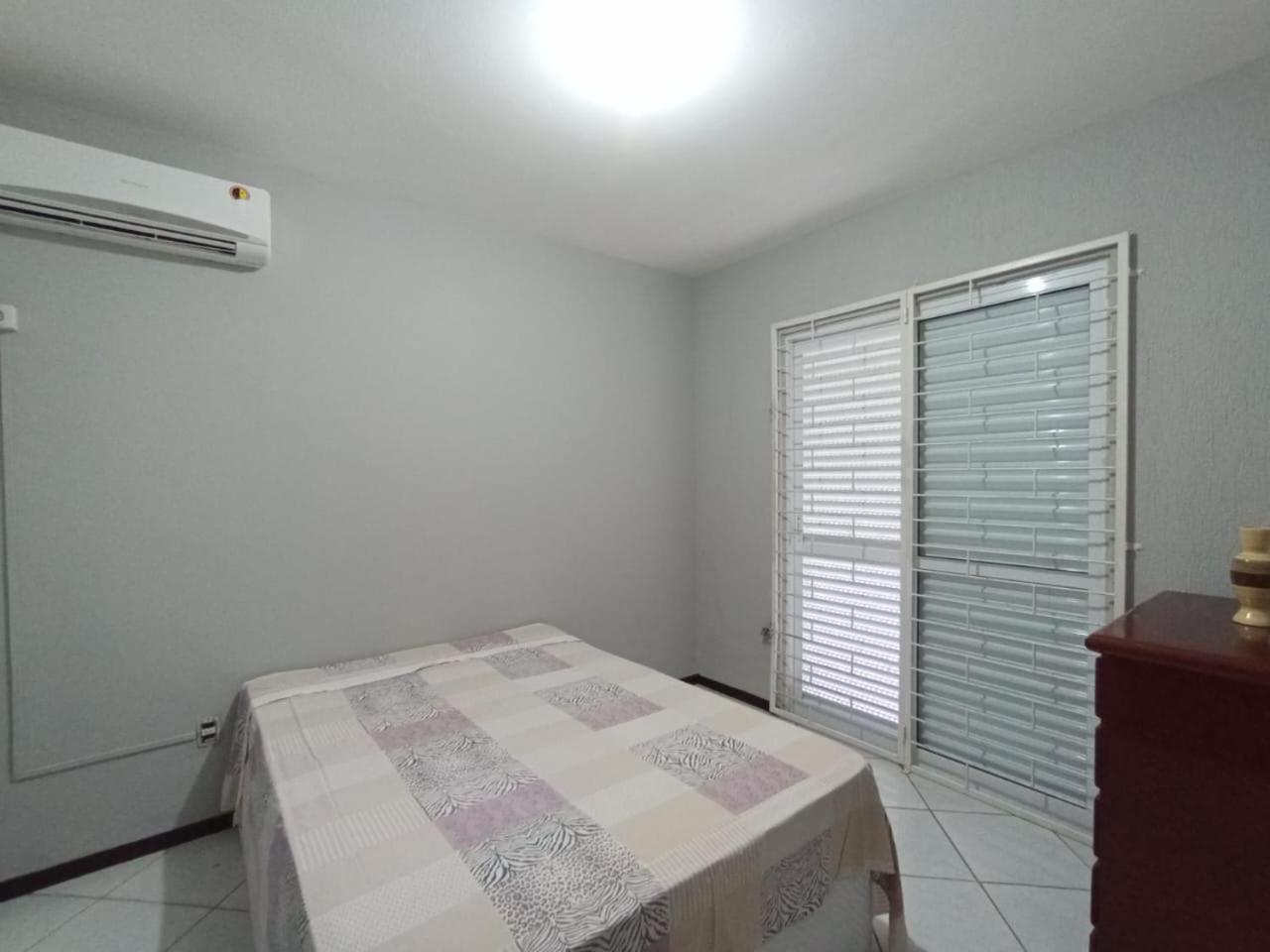 Apartamento térreo à 50 metros da praia dos Ingleses