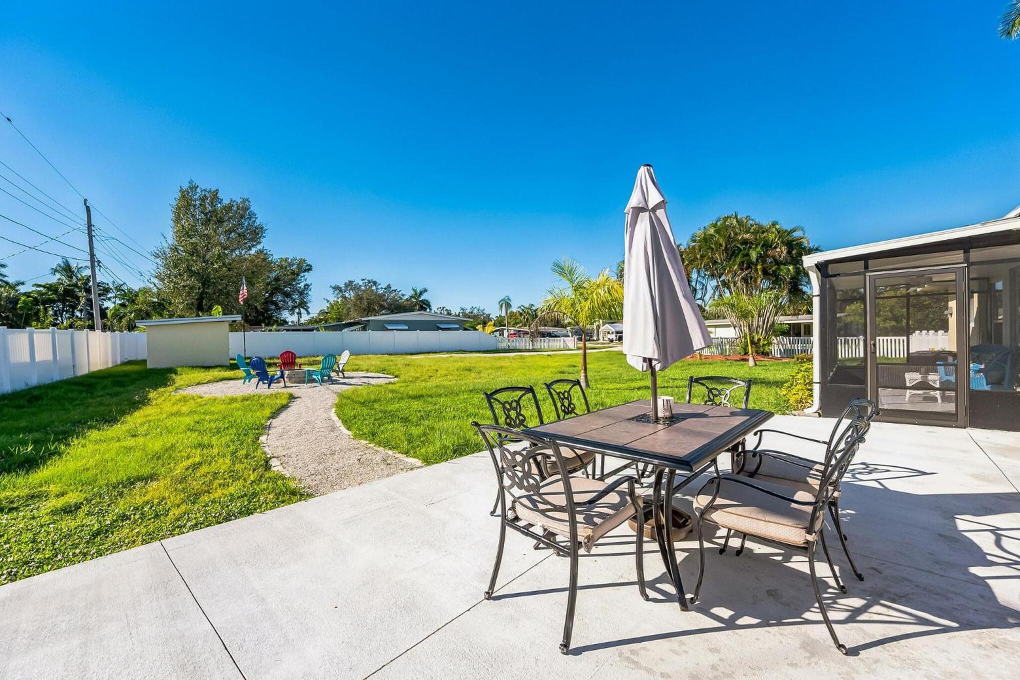 Fort Myers Vacations - Riverside Retreat: Deck Bar, FirePit, Boat Parking - Property Image 8