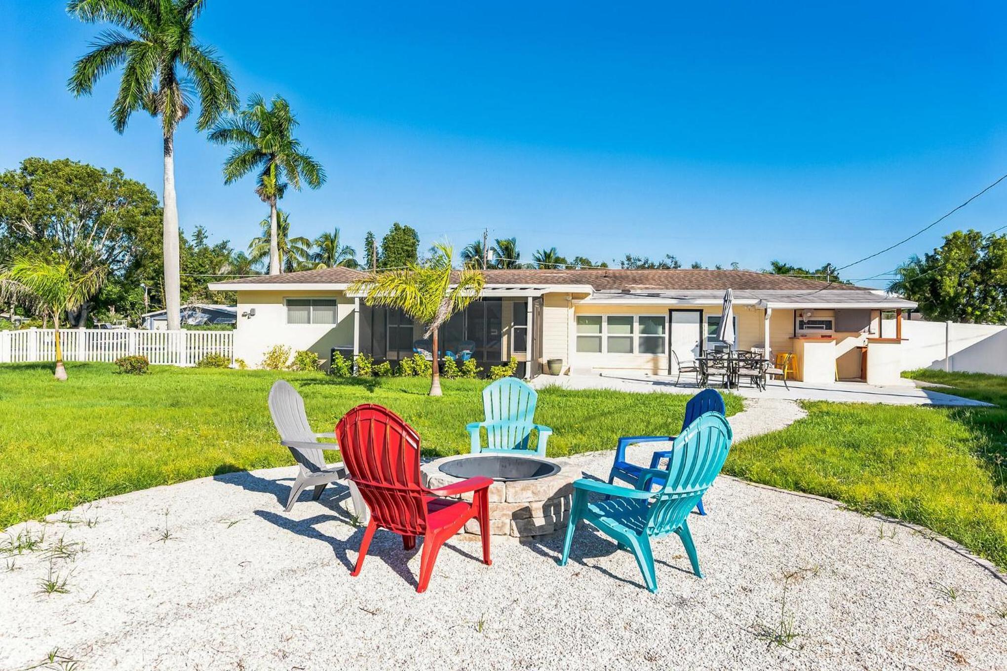Punta Gorda Vacations - Riverside Retreat: Deck Bar, FirePit, Boat Parking - Property Image 1