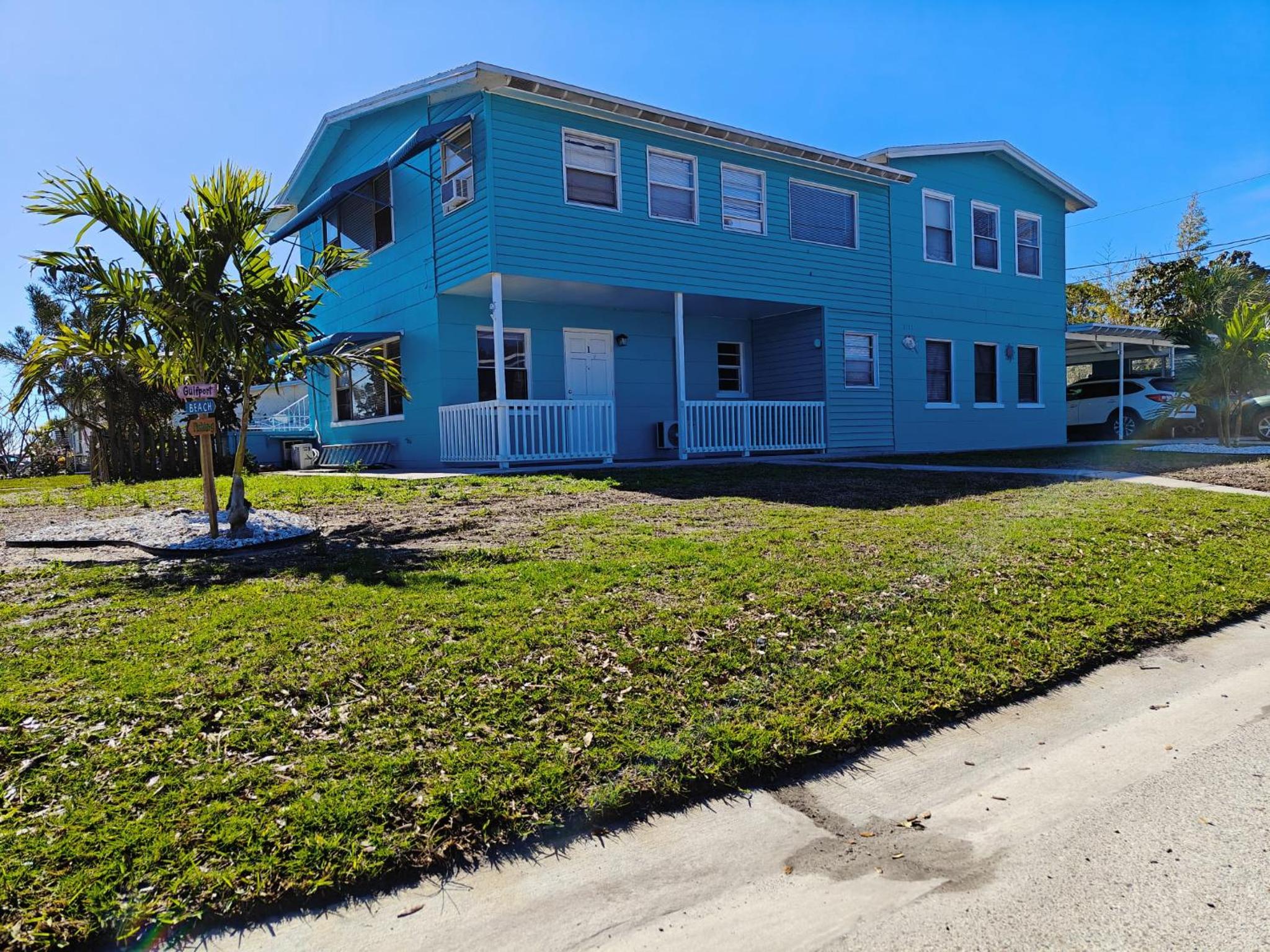 Lovely vacation home 1 block from beach & downtown Gulfport view 4