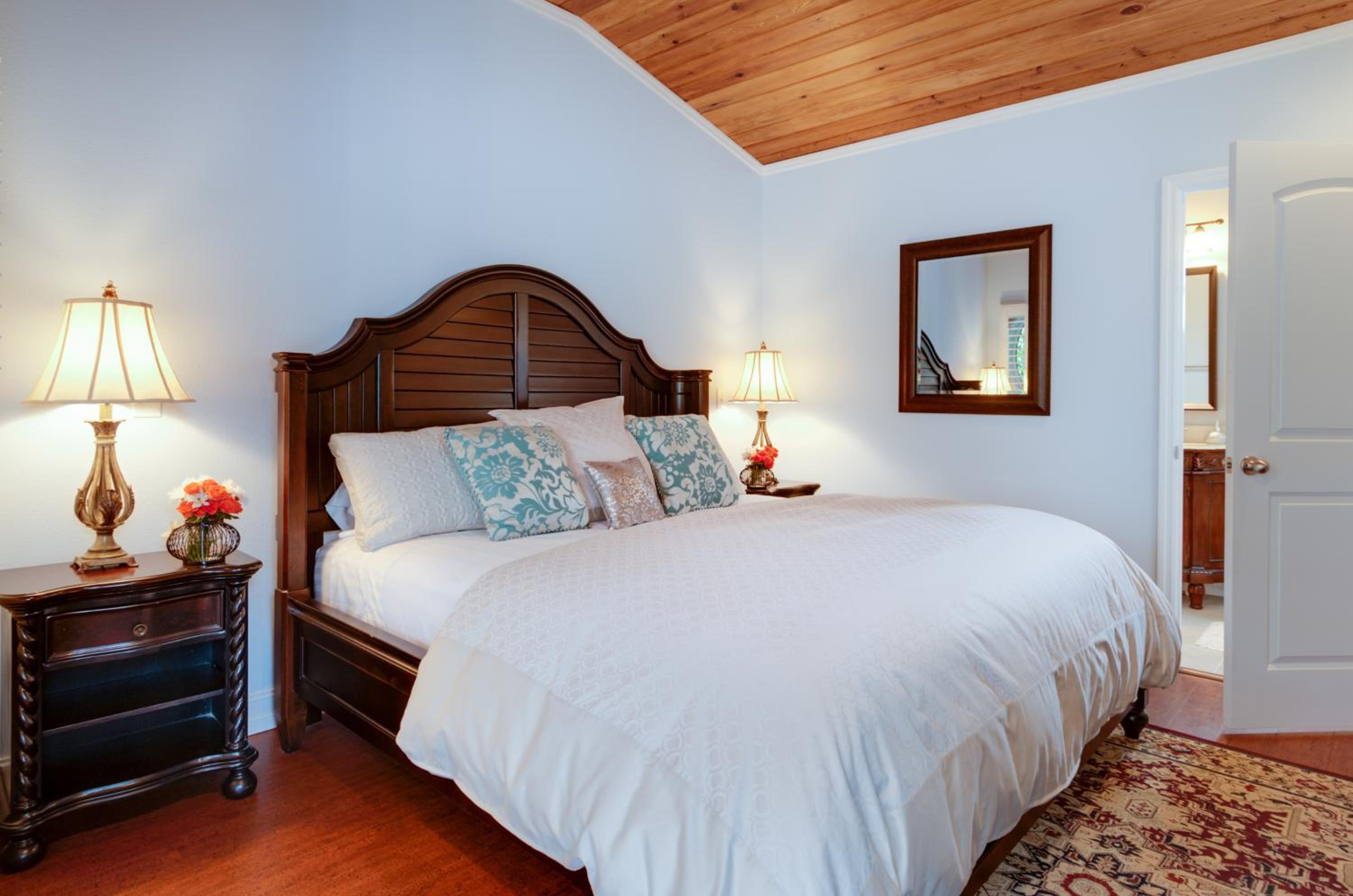 SeaGlass Inn