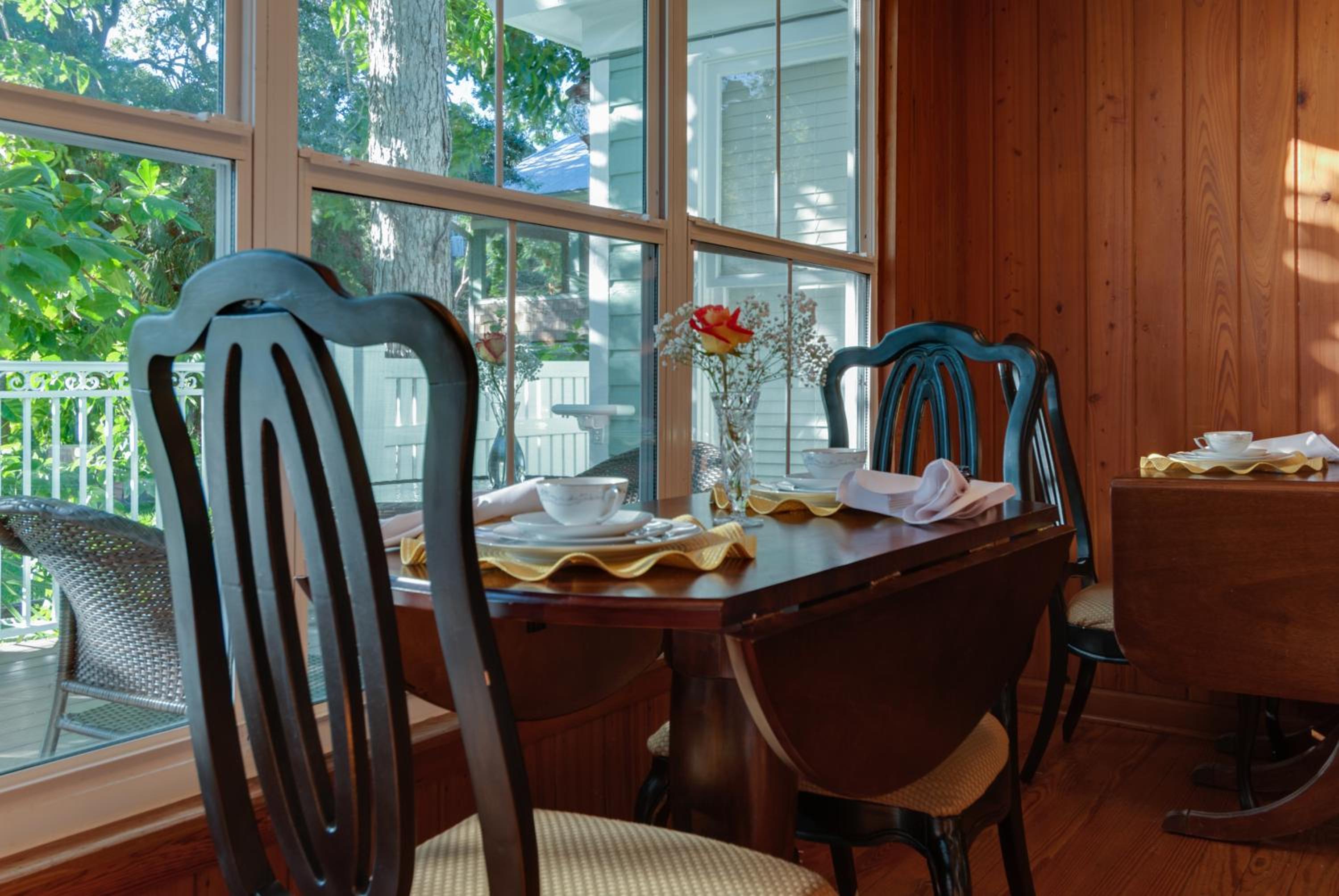 SeaGlass Inn