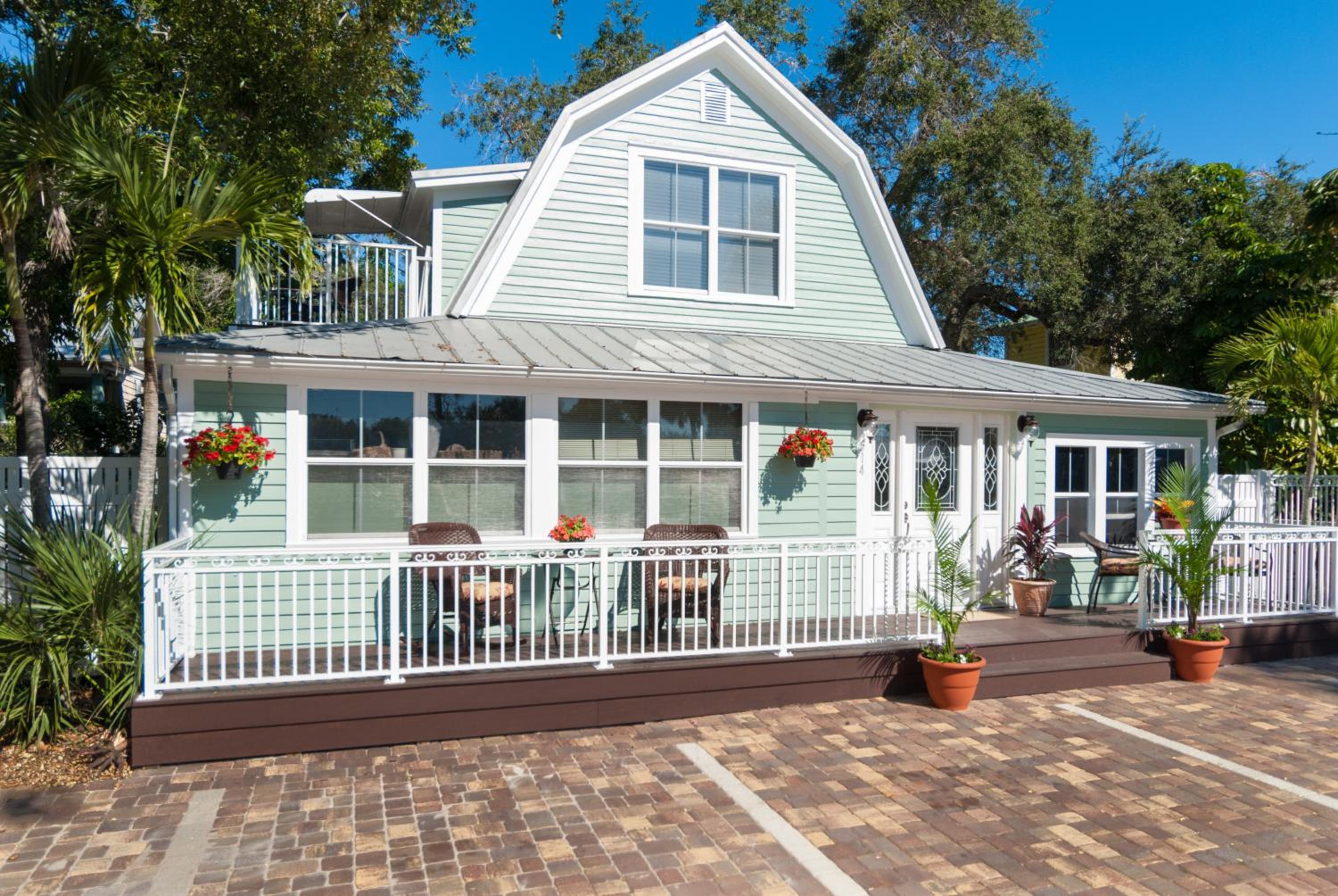 SeaGlass Inn