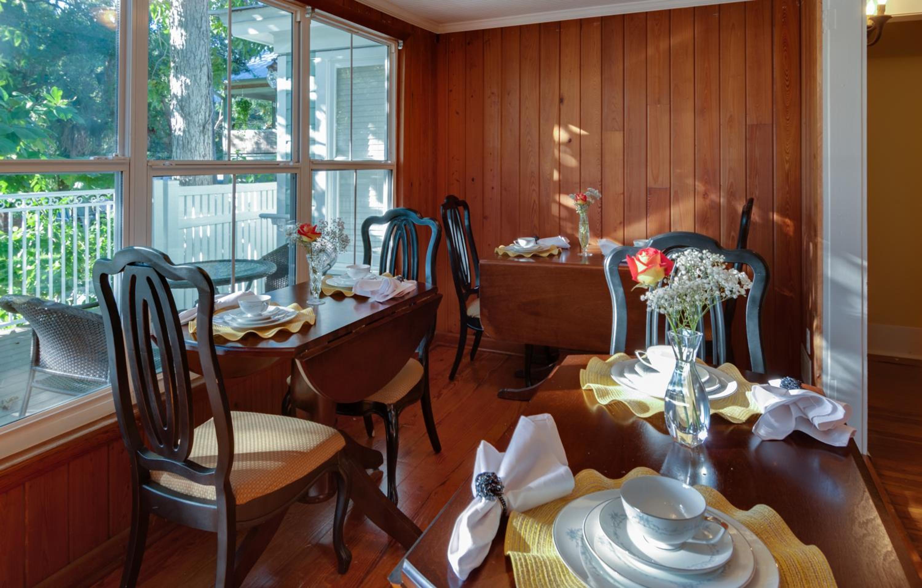 SeaGlass Inn
