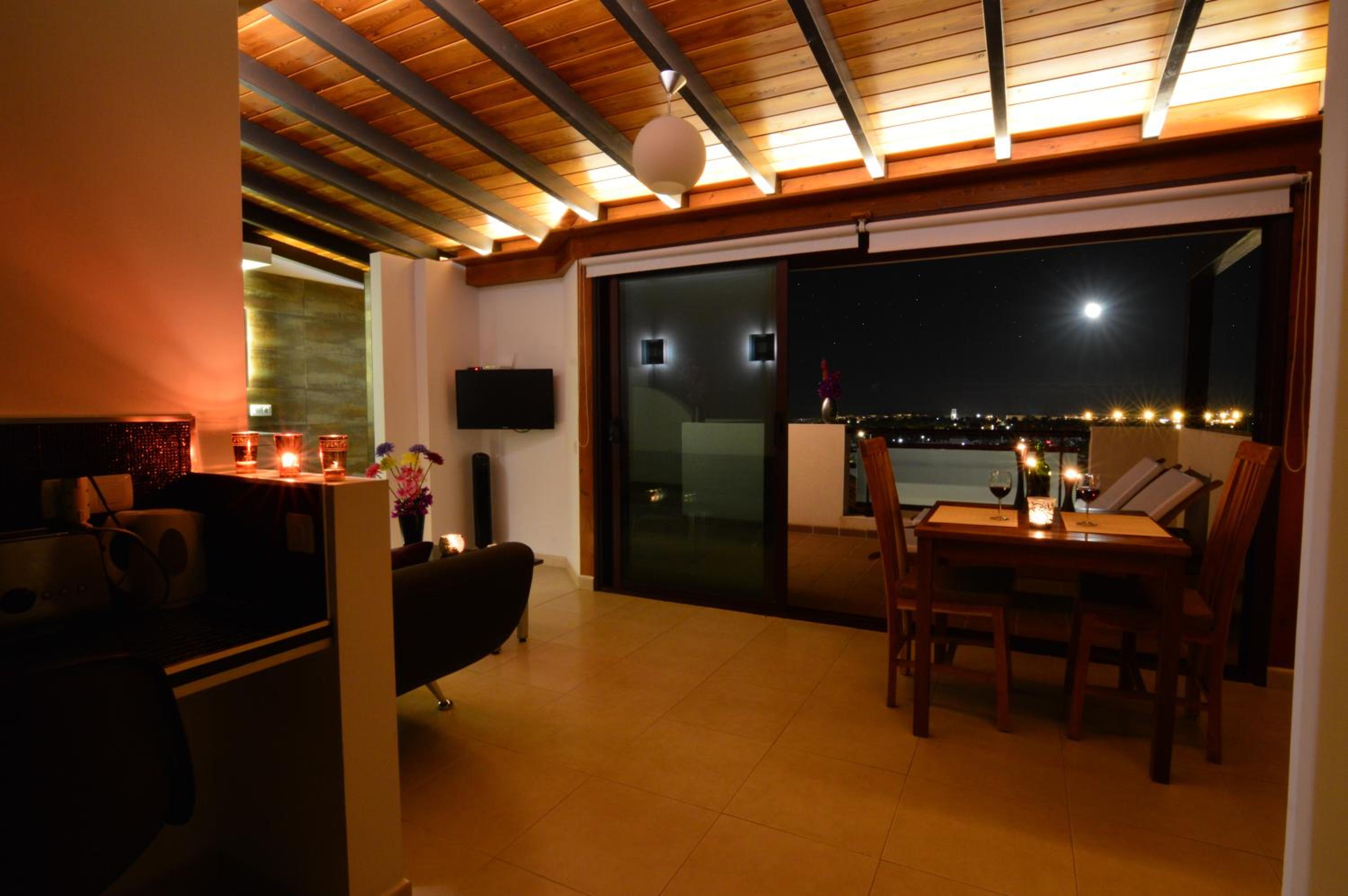 Crystalsuite. Beautiful penthouse with sea views
