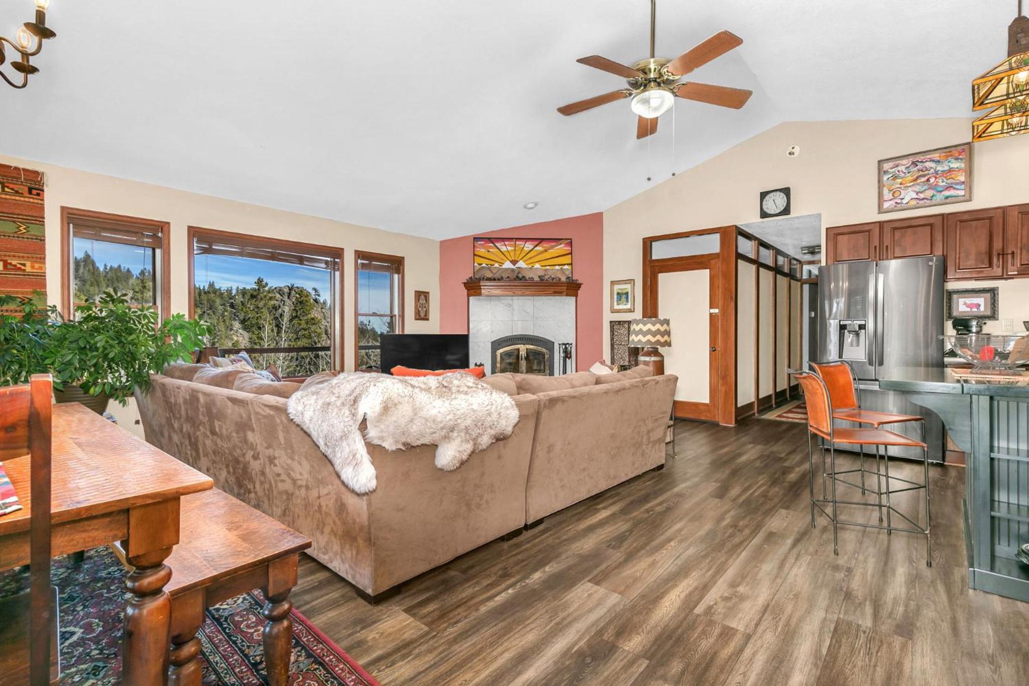 Panoramic View Home with Hot Tub & Game Room view 3