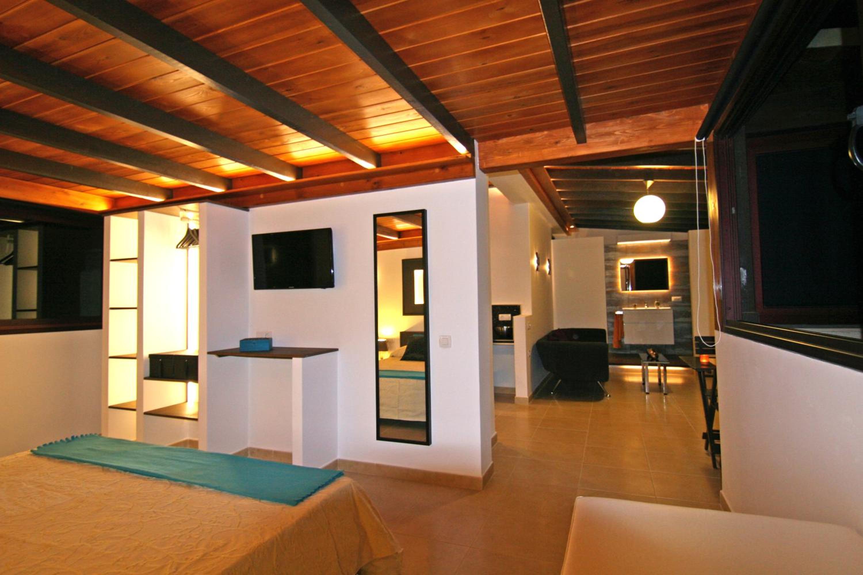 Crystalsuite. Beautiful penthouse with sea views