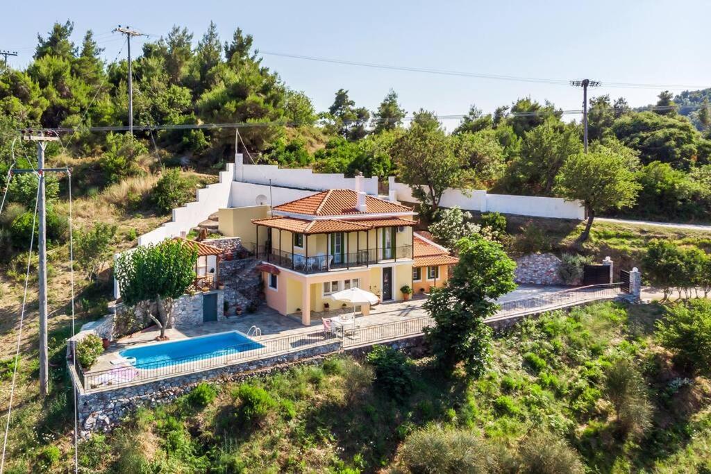 Avgeri Villa