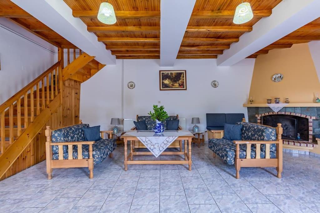 Avgeri Villa