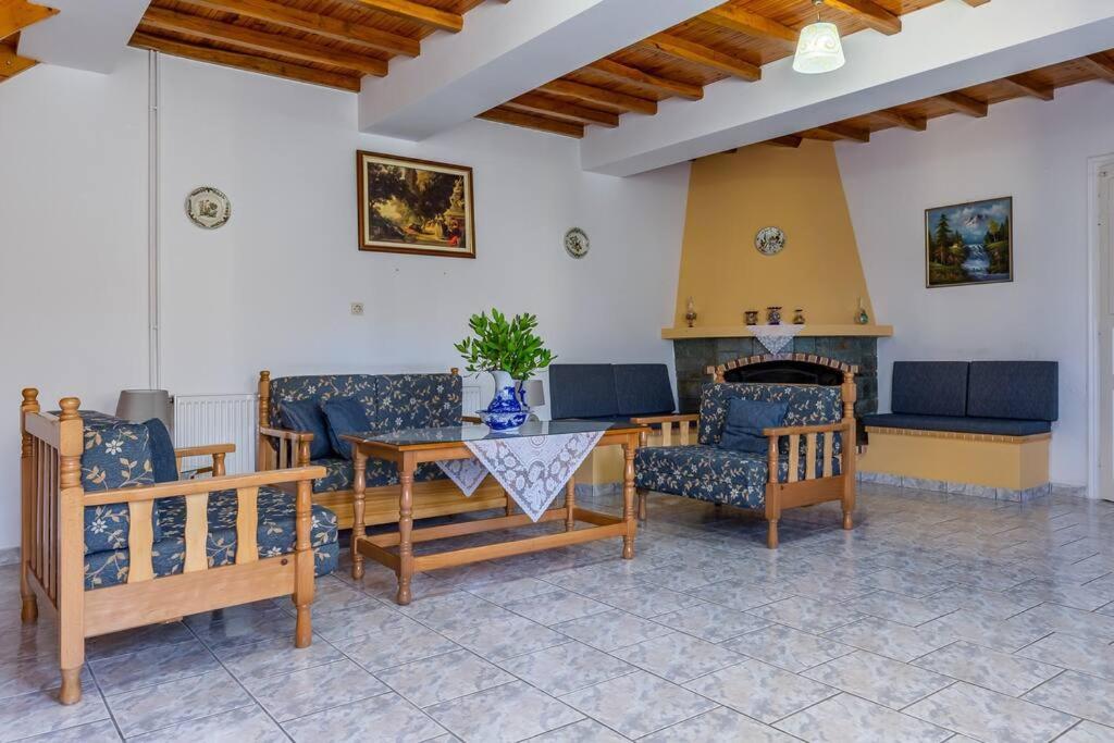 Avgeri Villa
